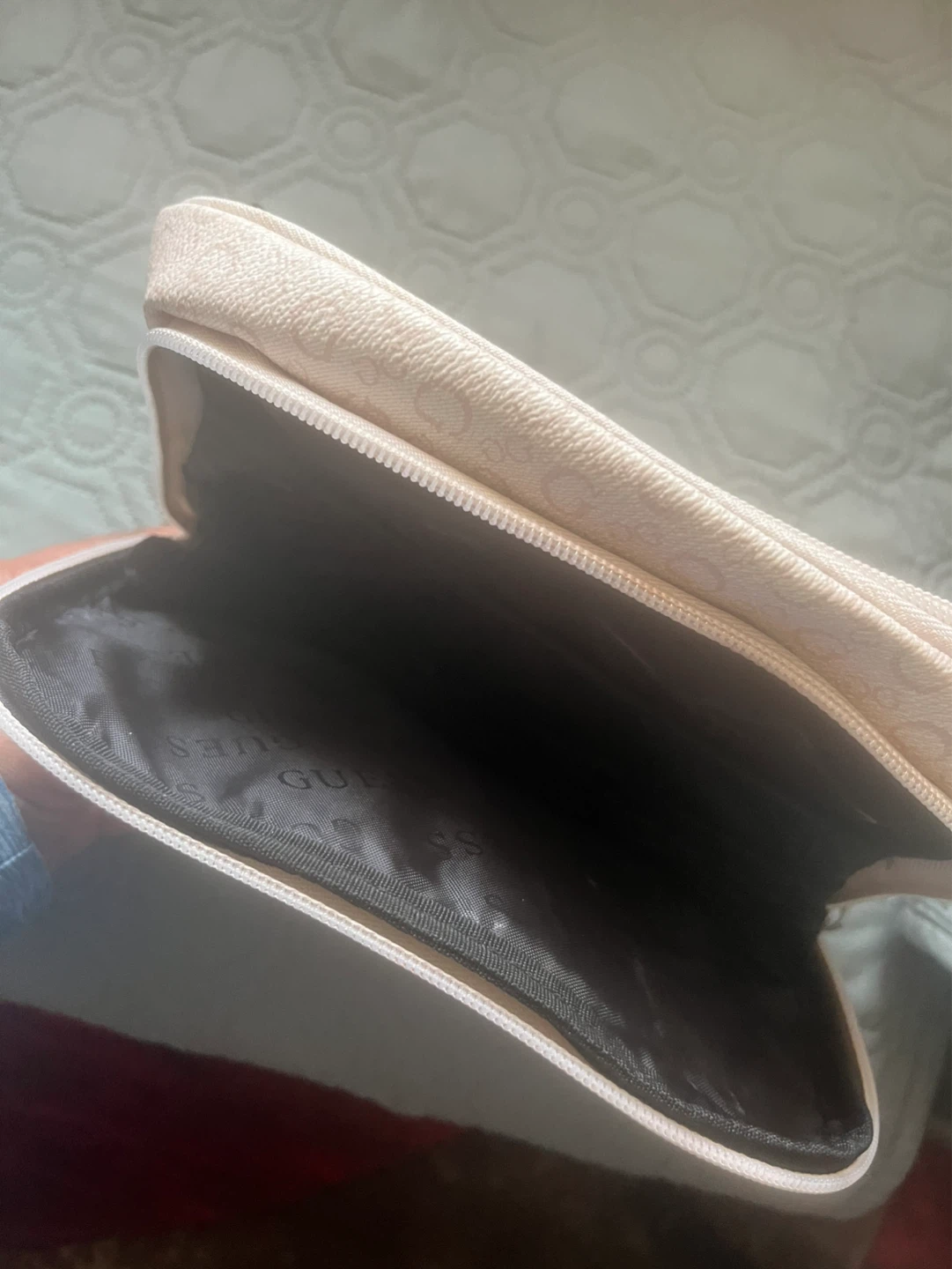 Guess Cosmetic Bag - photo 2