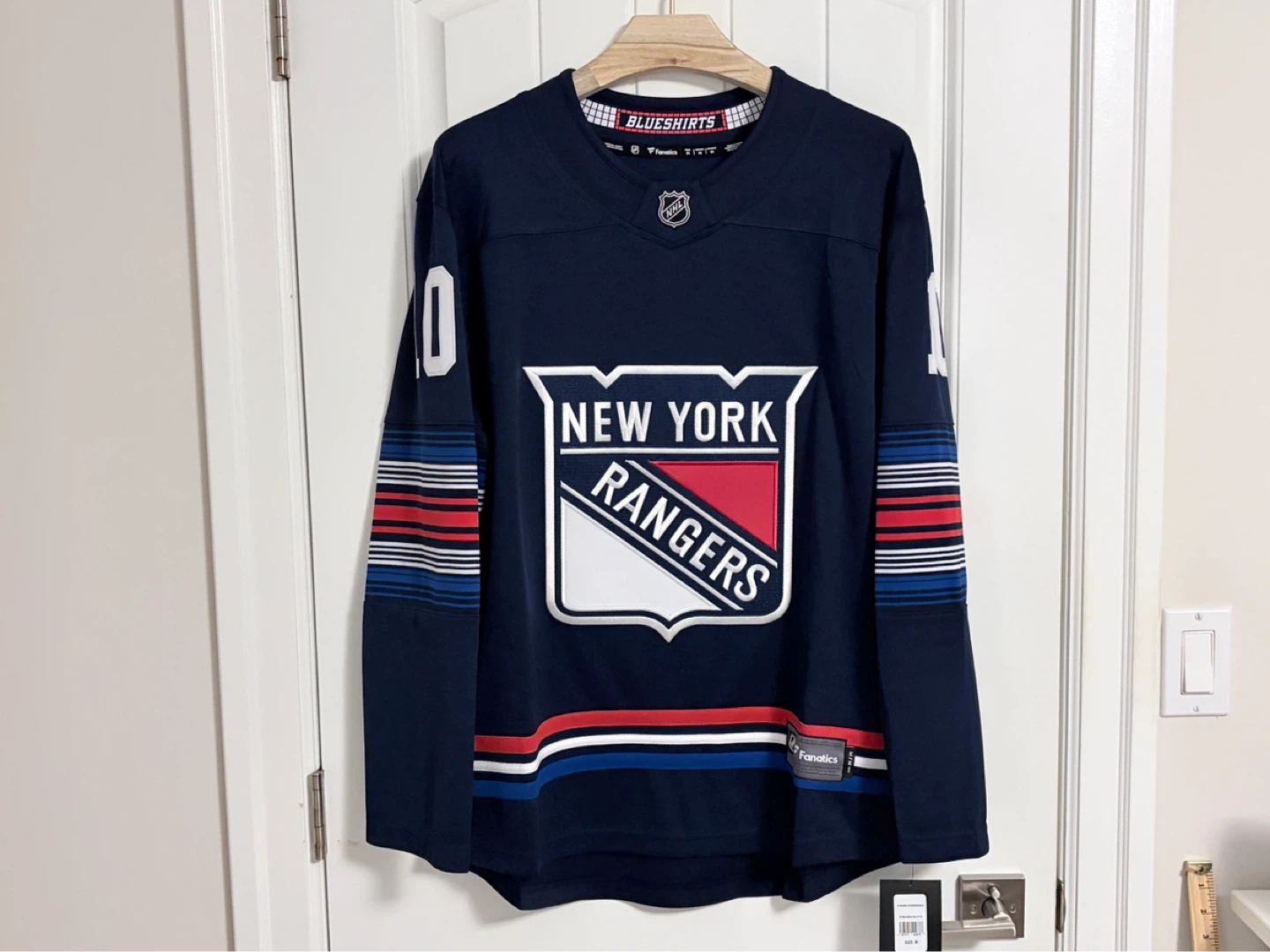 BNWT Authentic Fanatics New York Rangers Panarin Jersey Medium - photo 3