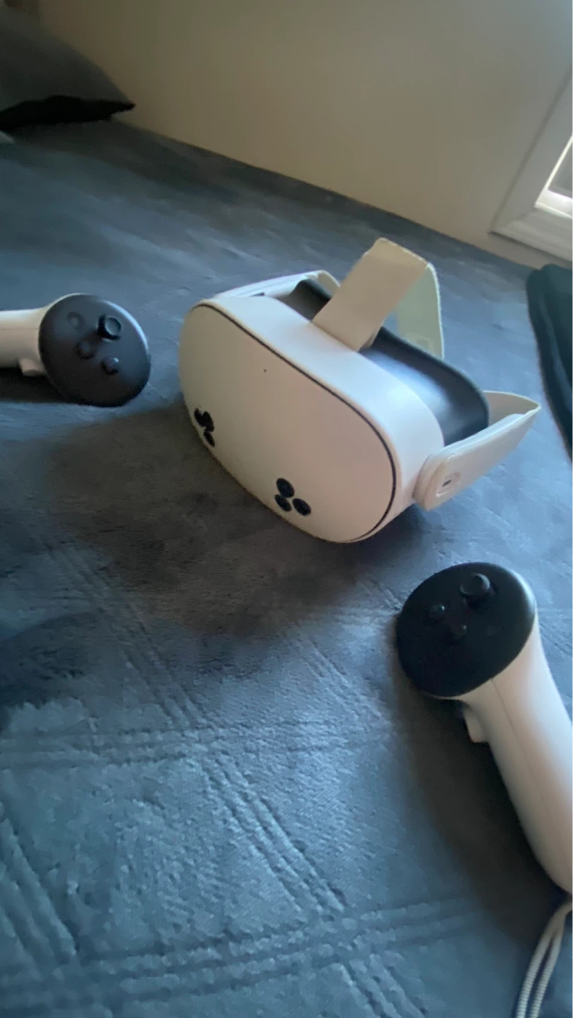 Oculus 3s (256 gigs)