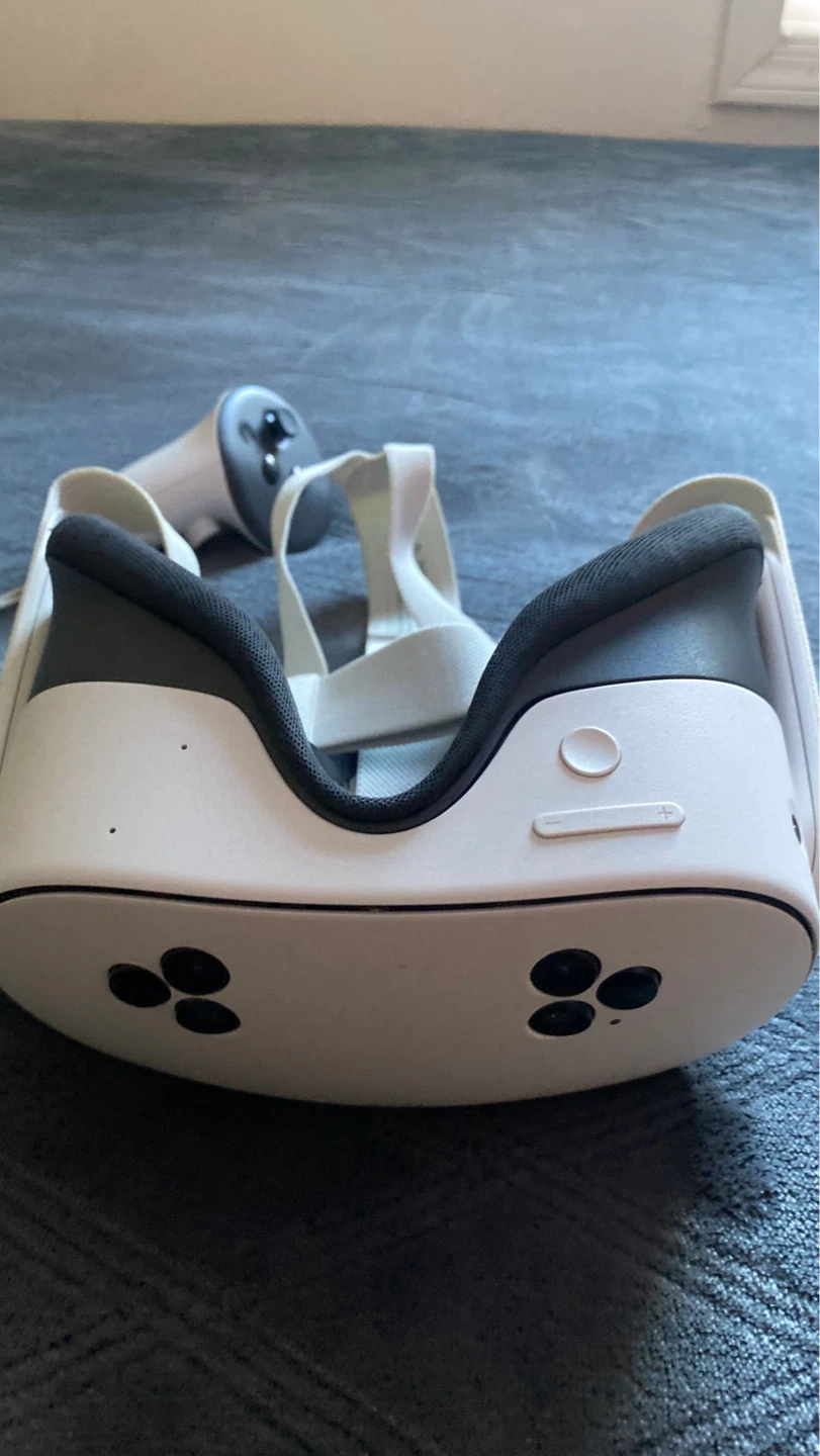 Oculus 3s (256 gigs) - photo 3
