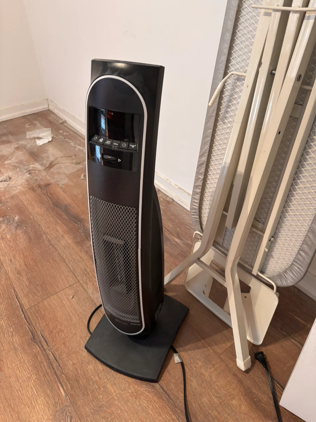 Black Tower Fan Heater