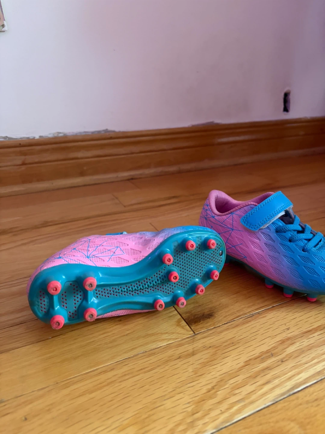 Kids Soccer Cleats Size 11 - photo 2