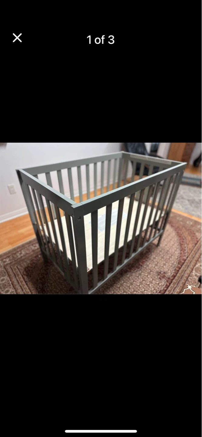 mini Crib dream on me brand