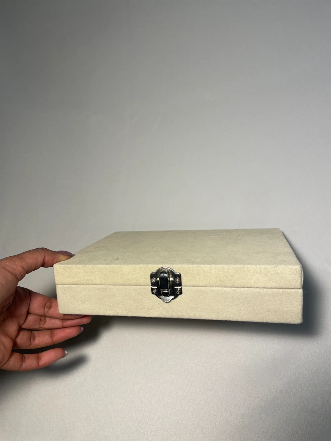 Beige Velvet Jewelry Box Organizer - photo 2