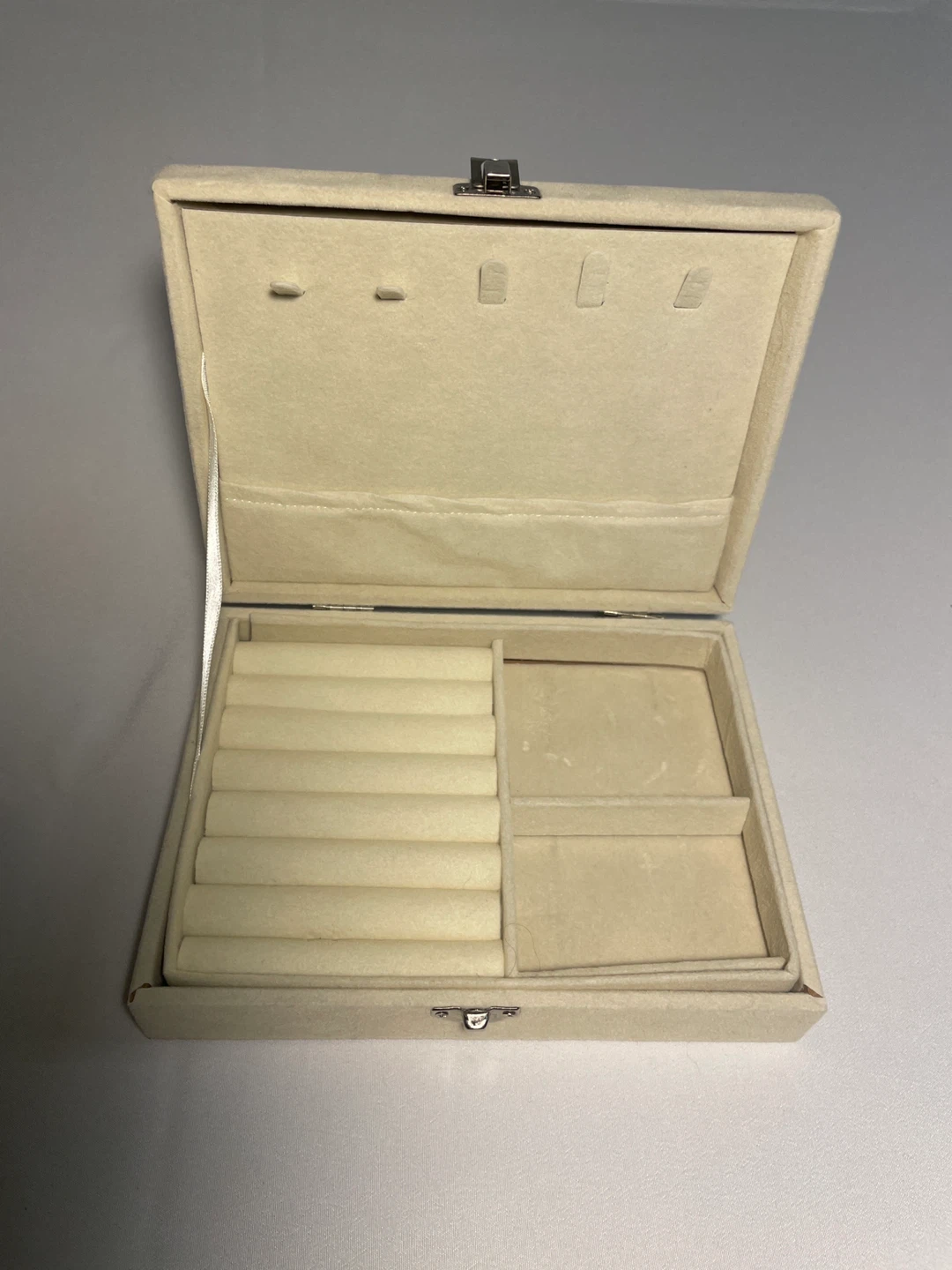 Beige Velvet Jewelry Box Organizer