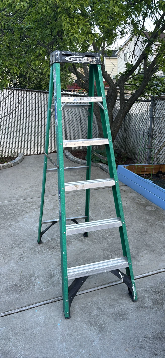 Werner 6' Fiberglass Step Ladder - photo 3