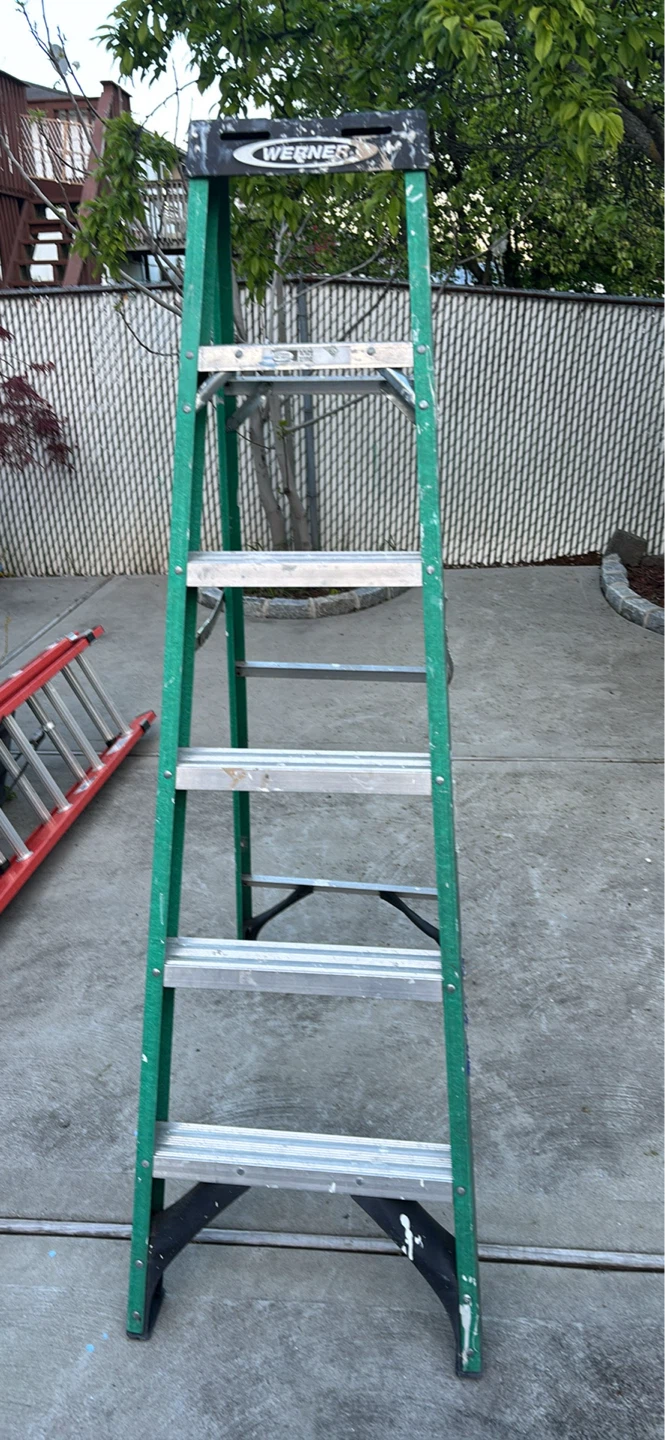 Werner 6' Fiberglass Step Ladder