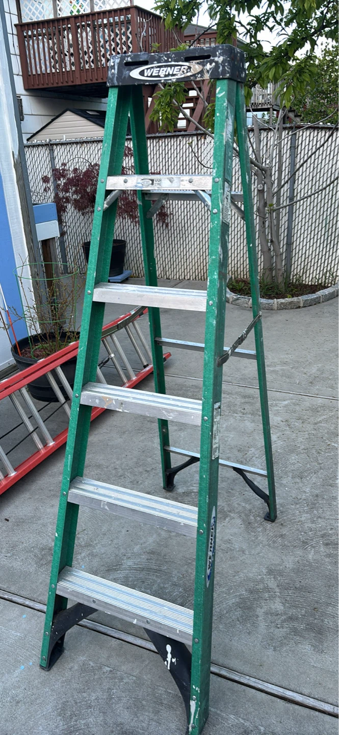 Werner 6' Fiberglass Step Ladder - photo 5