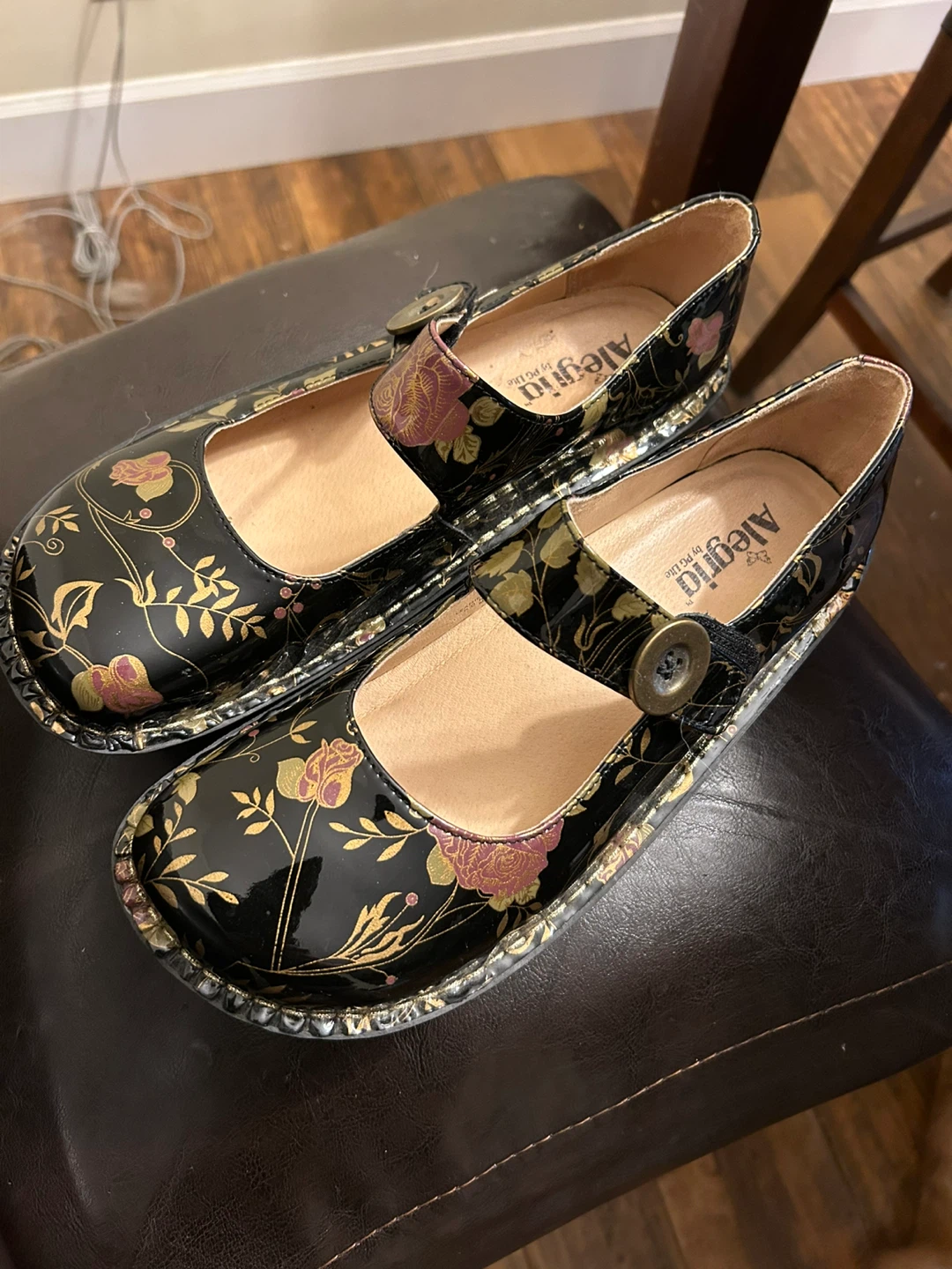 Alegria Women's Mary Jane Shoes Black Floral Print