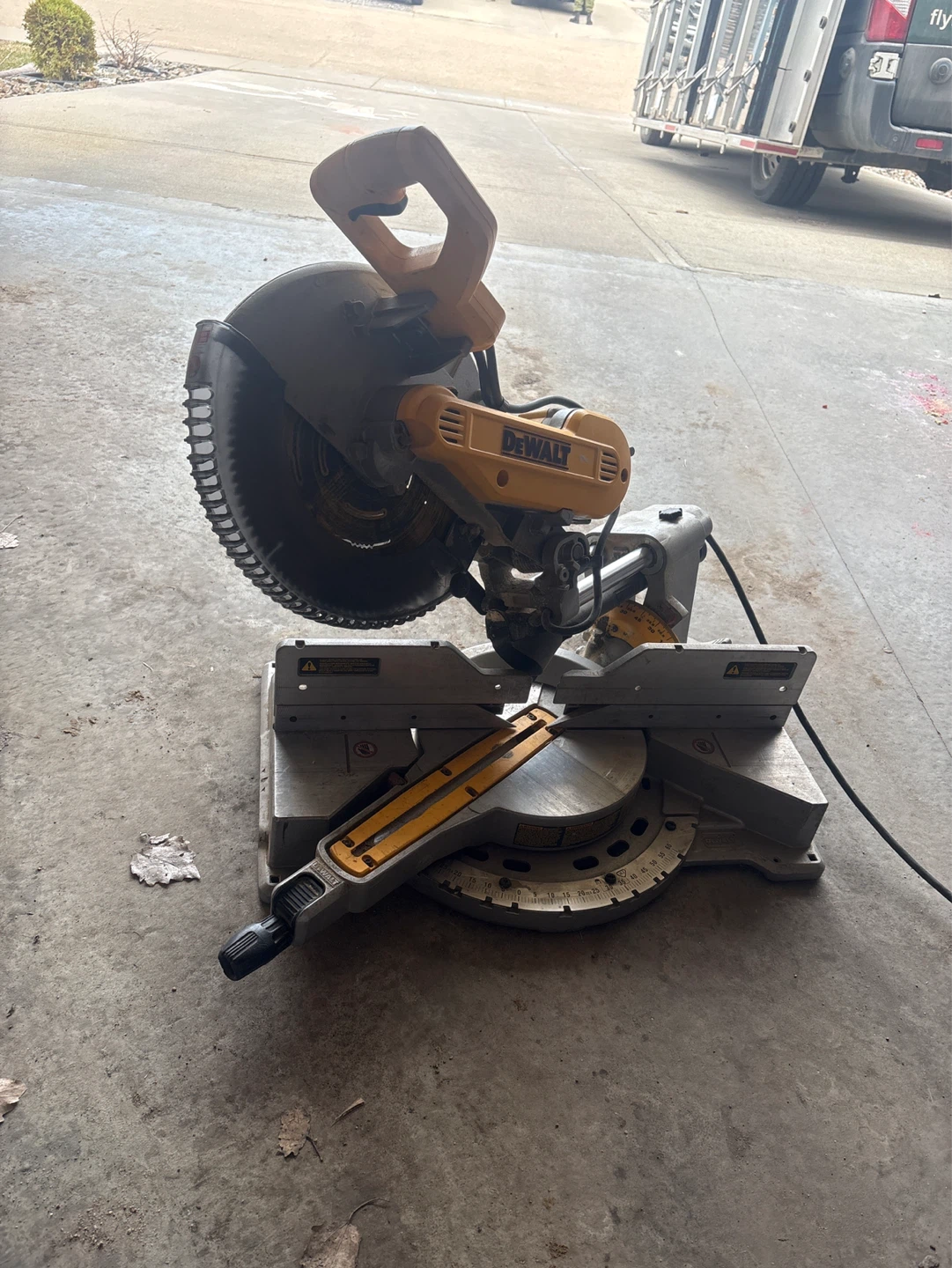 DEWALT Miter Saw