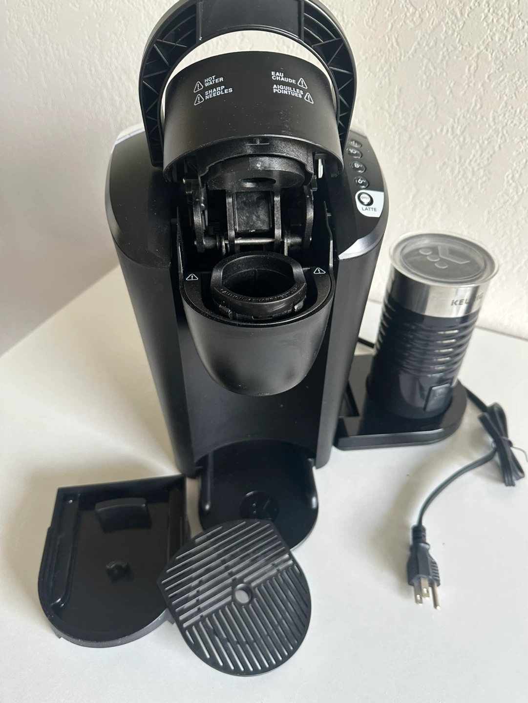 Keurig Coffee Maker and Milk Frother - photo 2