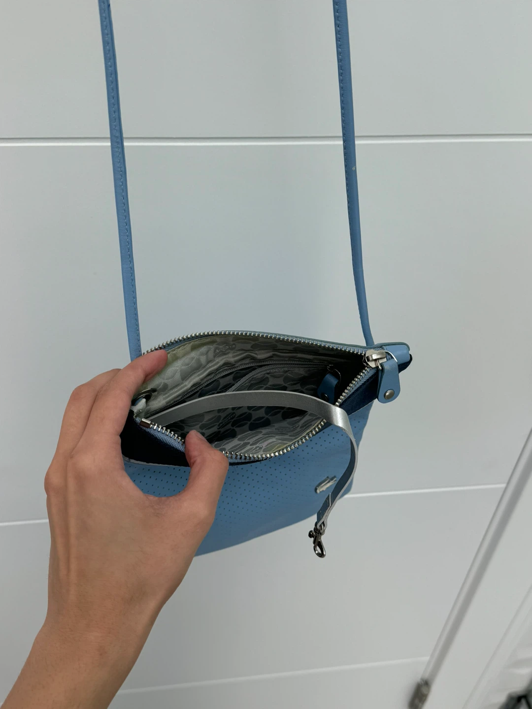 Lacoste Blue Perforated Crossbody Bag - photo 4