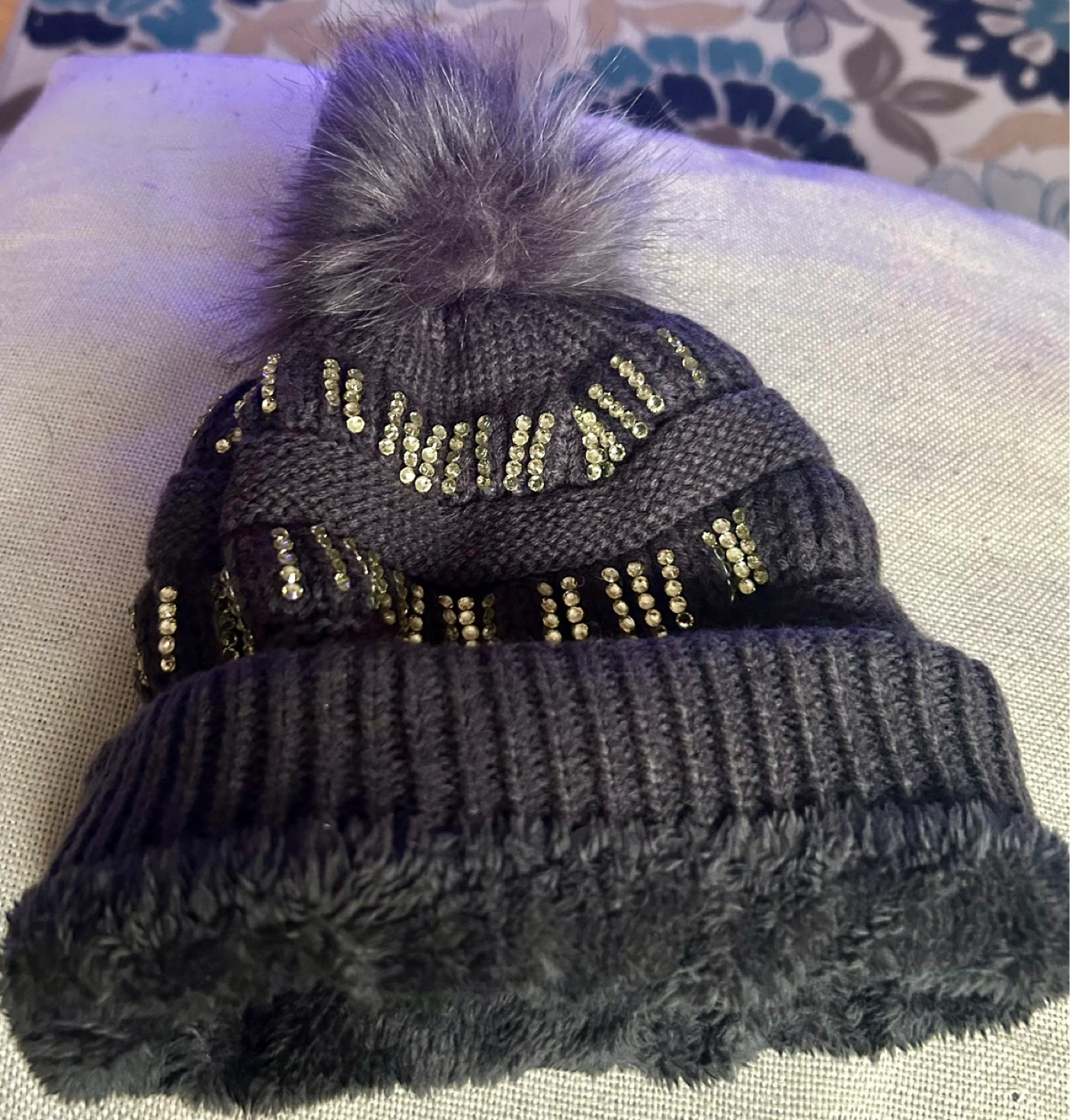 Gray Beanie with Faux Fur Pom  Sequins - photo 3