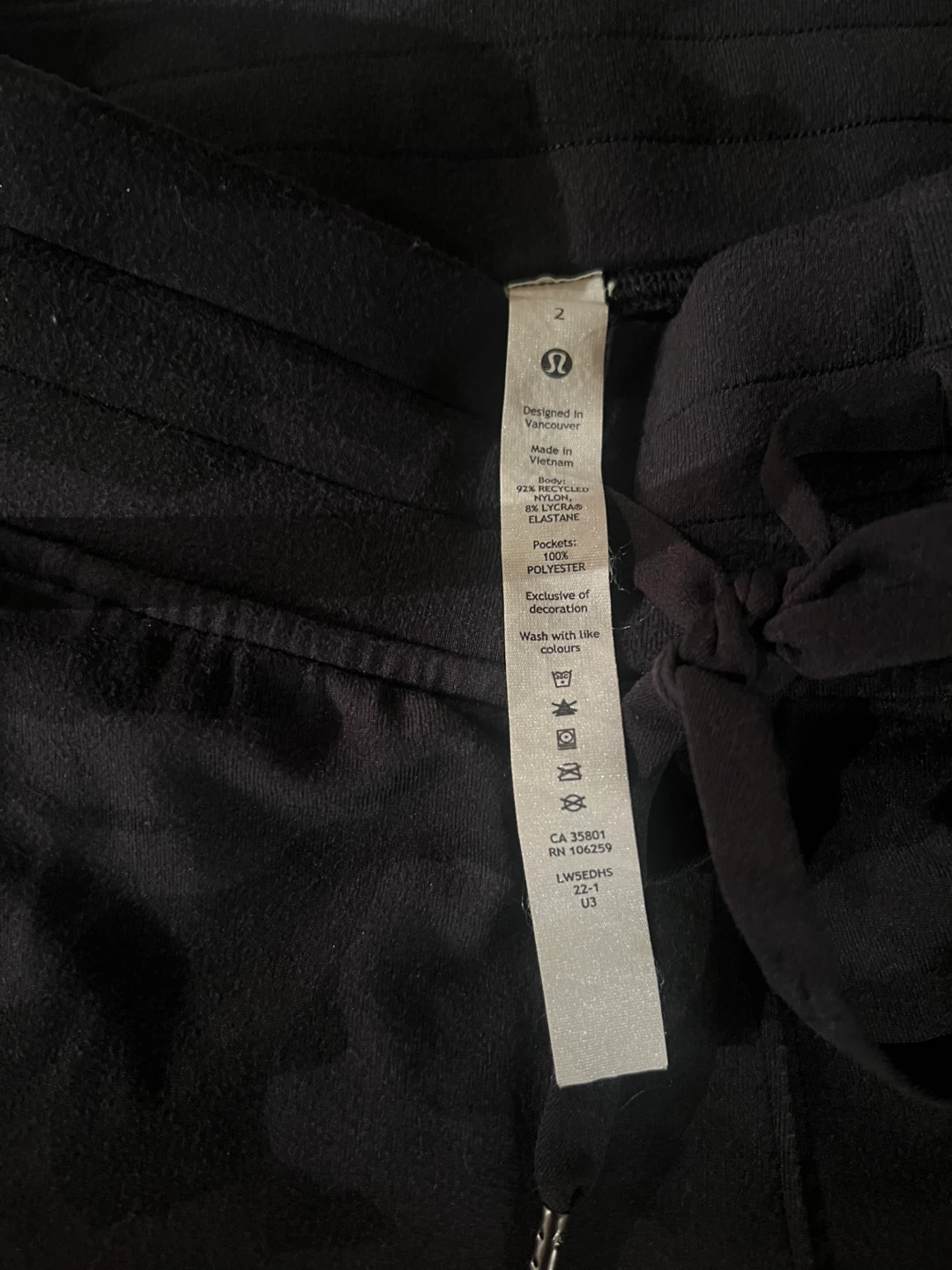 Lululemon Black Camo Joggers Size 2 - photo 2