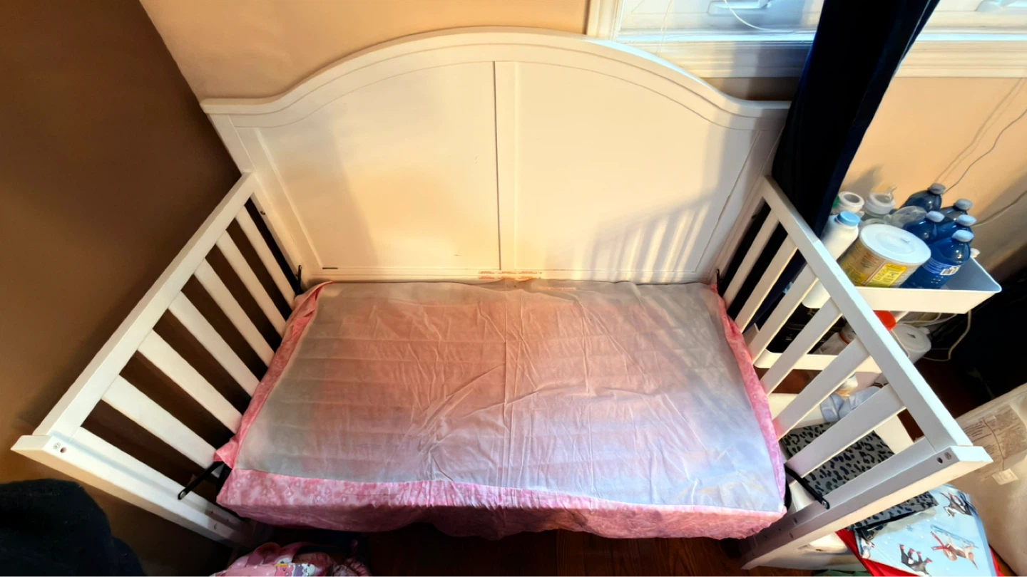 White convertible crib