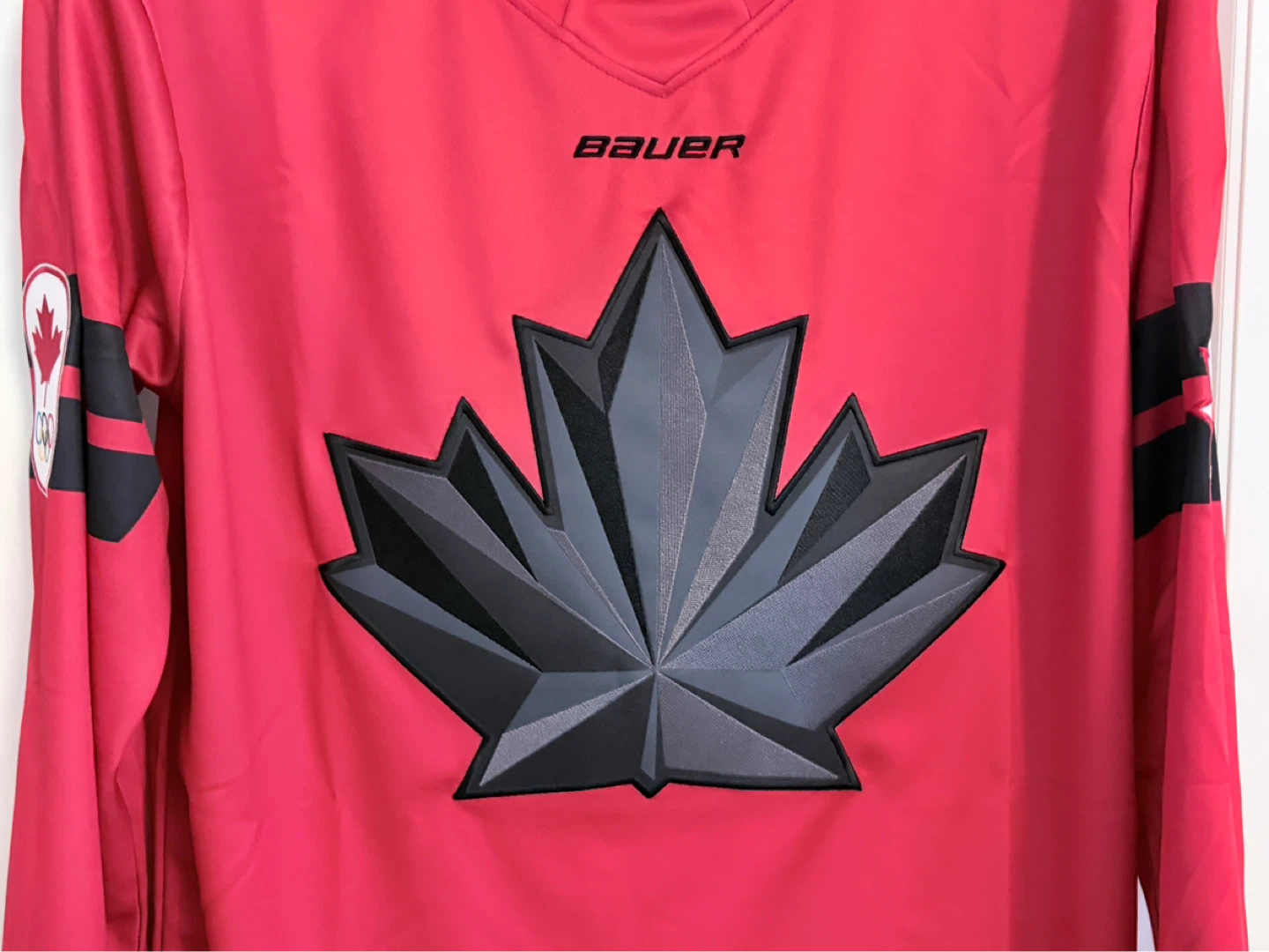 BNWT Authentic Bauer 2026 Olympics Hockey Canada Jersey Small - photo 2