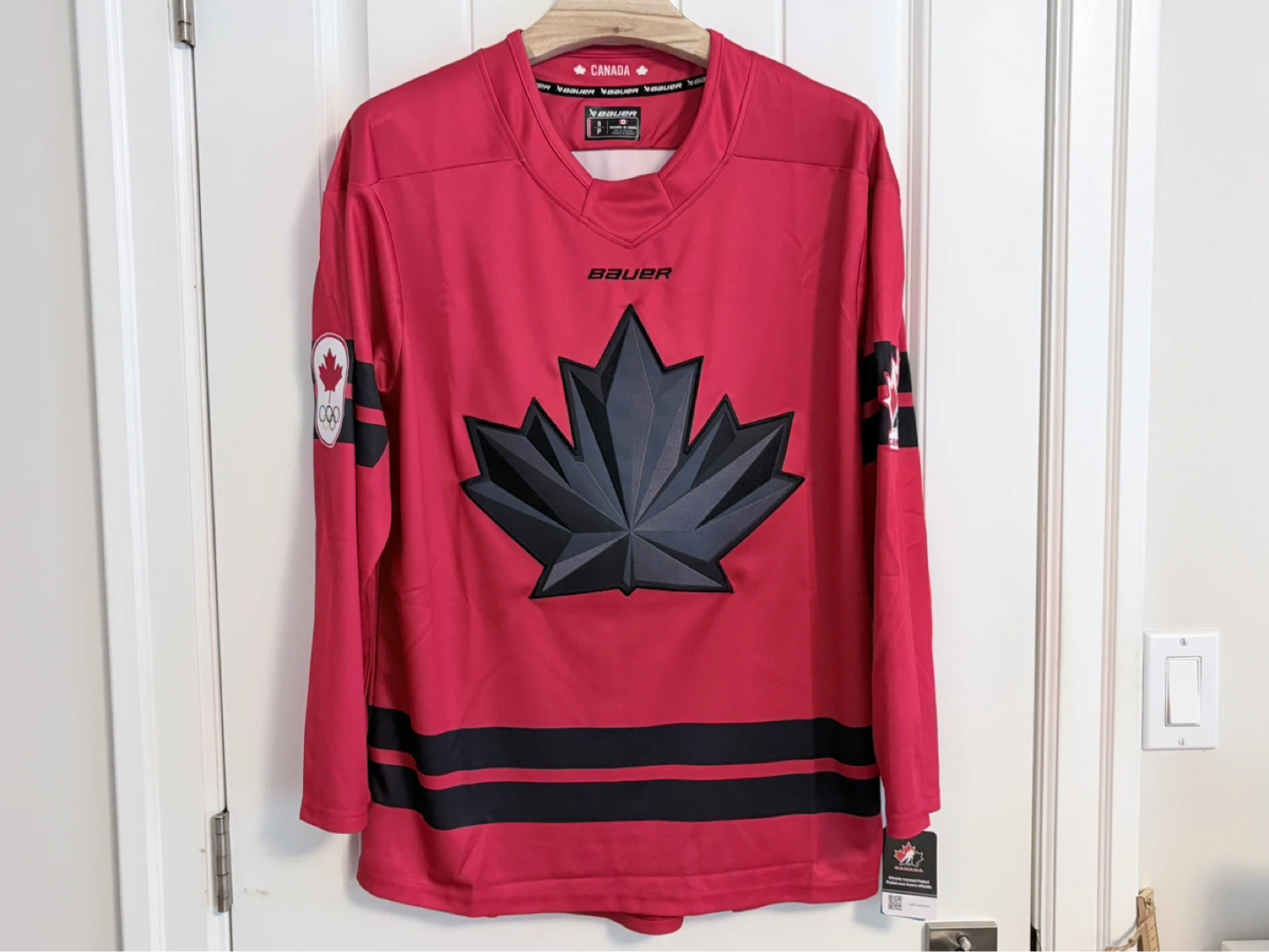 BNWT Authentic Bauer 2026 Olympics Hockey Canada Jersey Small
