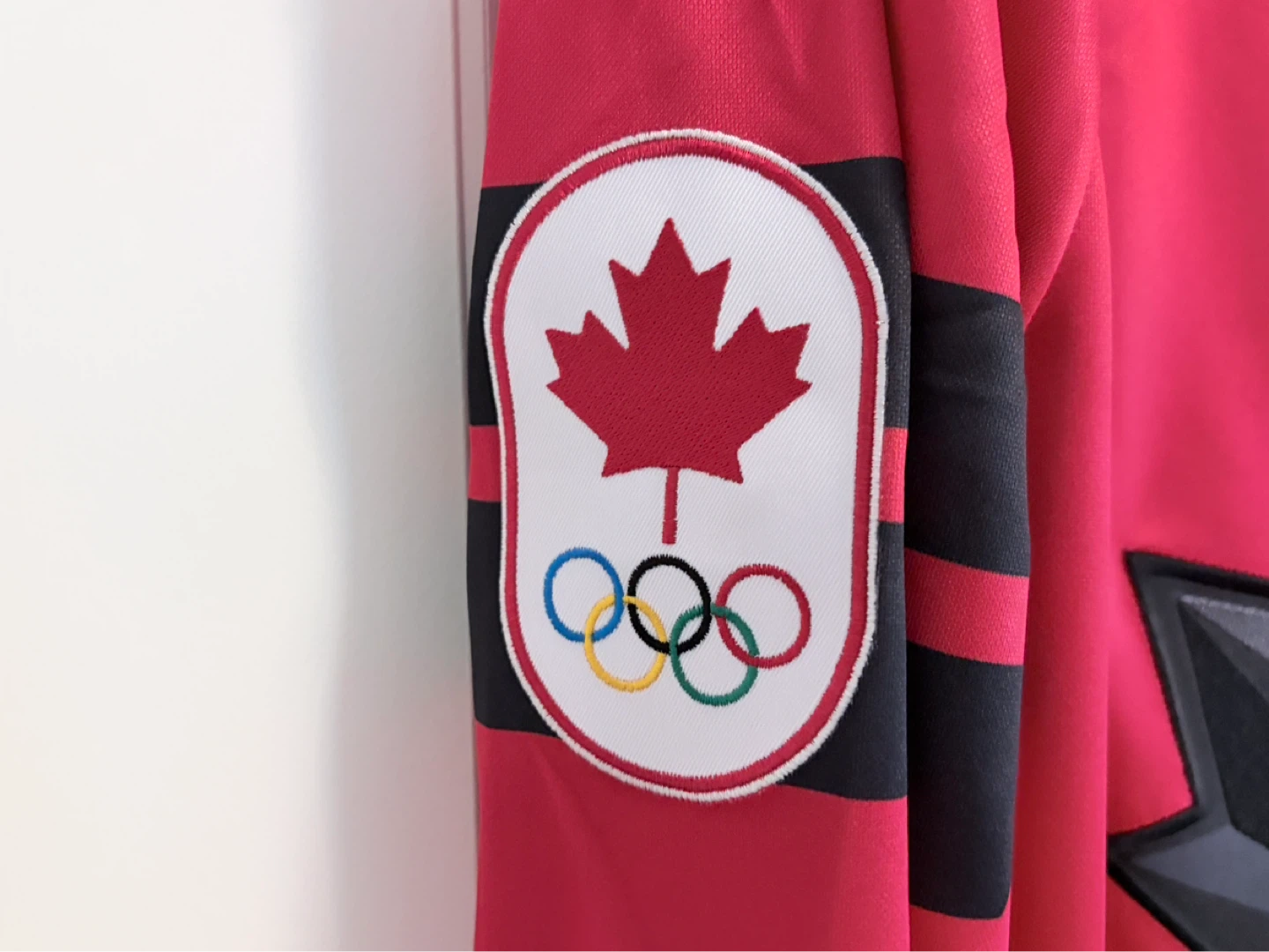BNWT Authentic Bauer 2026 Olympics Hockey Canada Jersey Small - photo 4