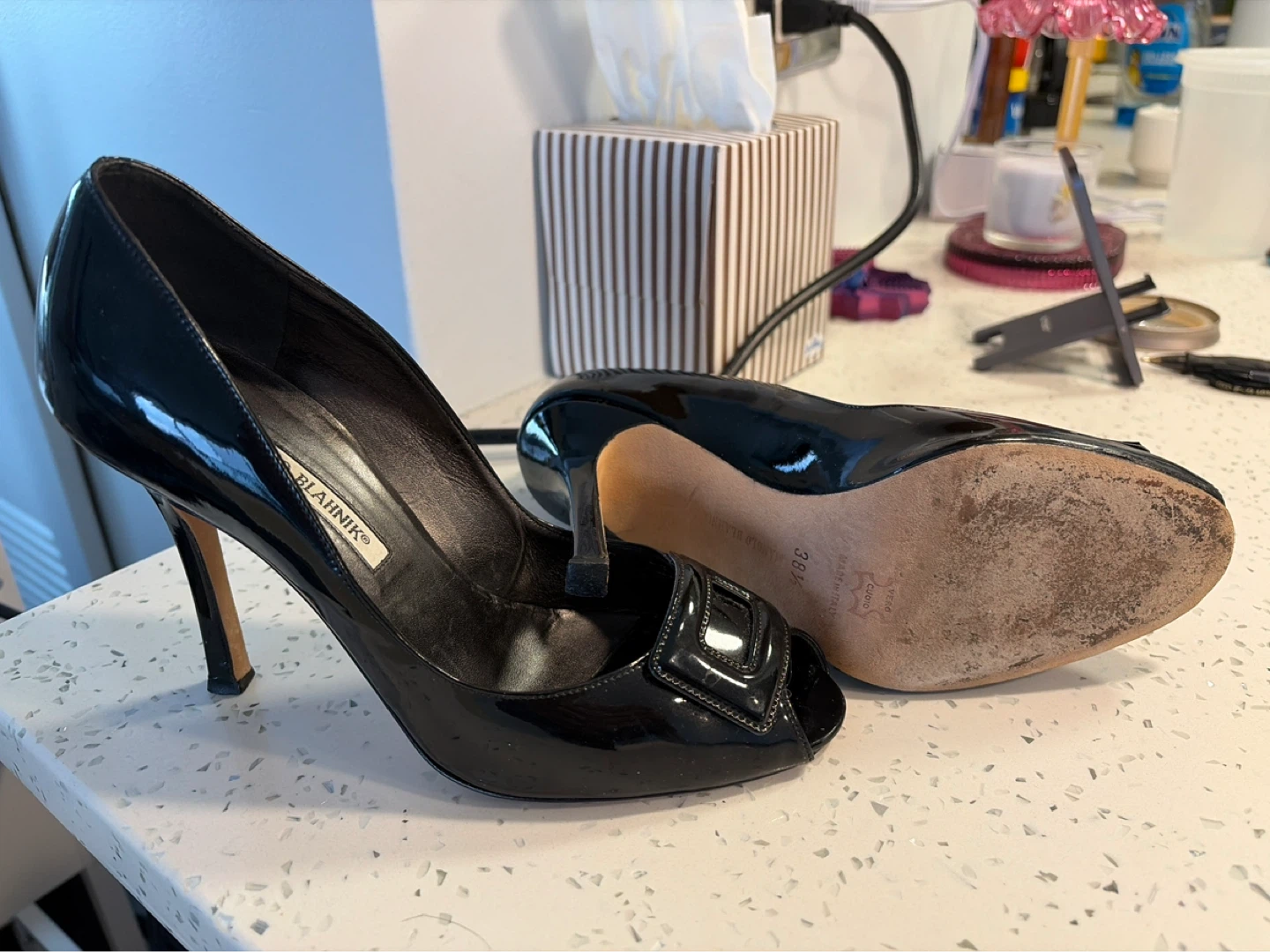 Manolo Blahnik Black Patent Leather Peep-Toe Heels Size 38.5 - photo 2