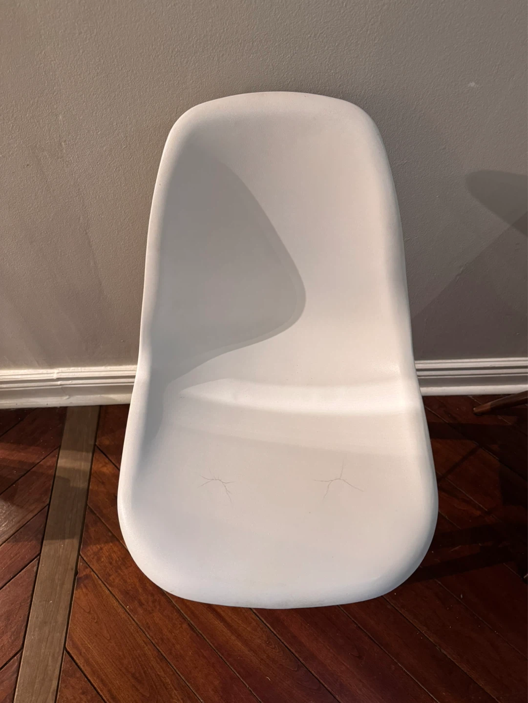 White Molded Dining Chairs (Pair) - photo 4