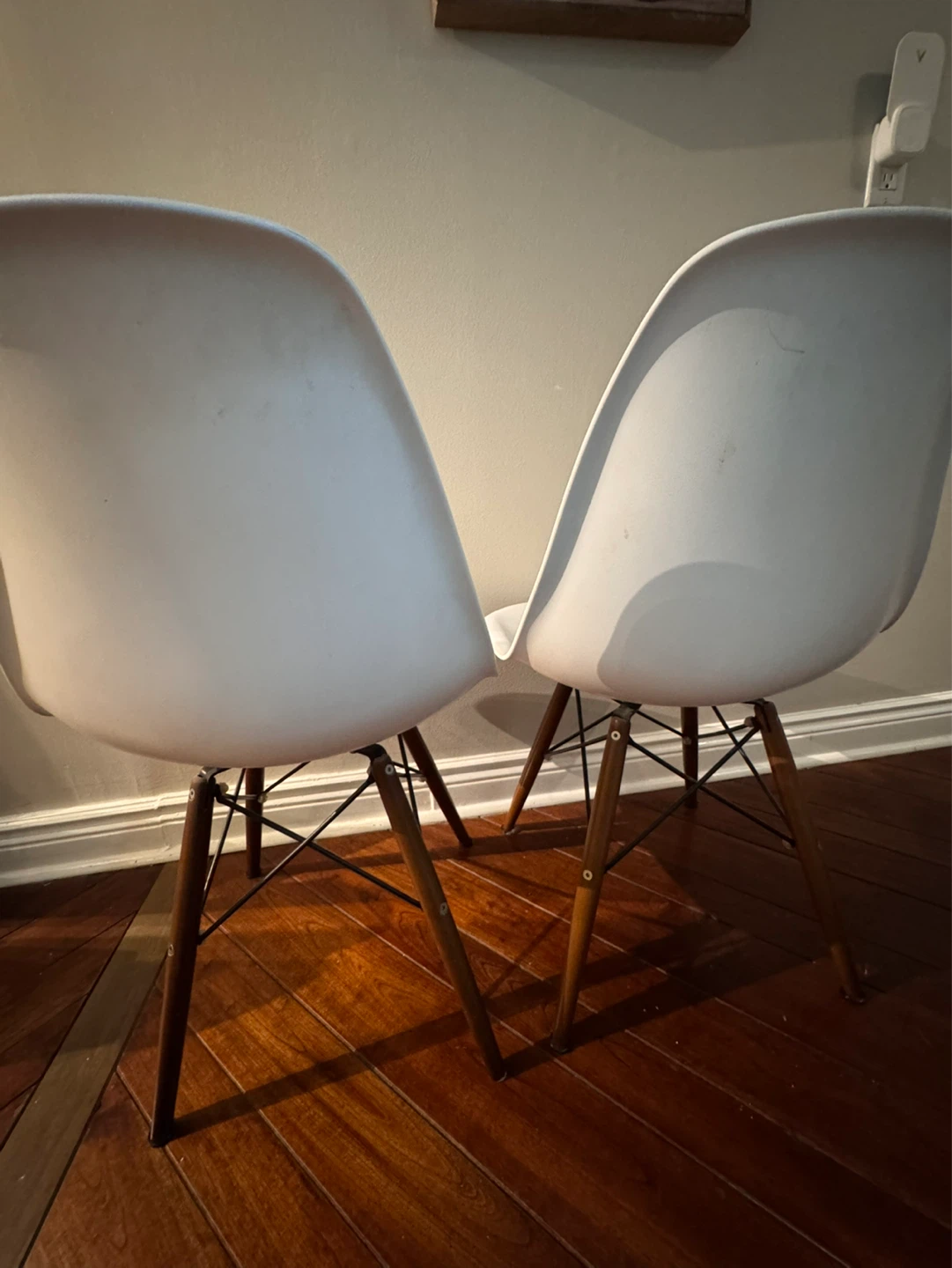 White Molded Dining Chairs (Pair) - photo 2