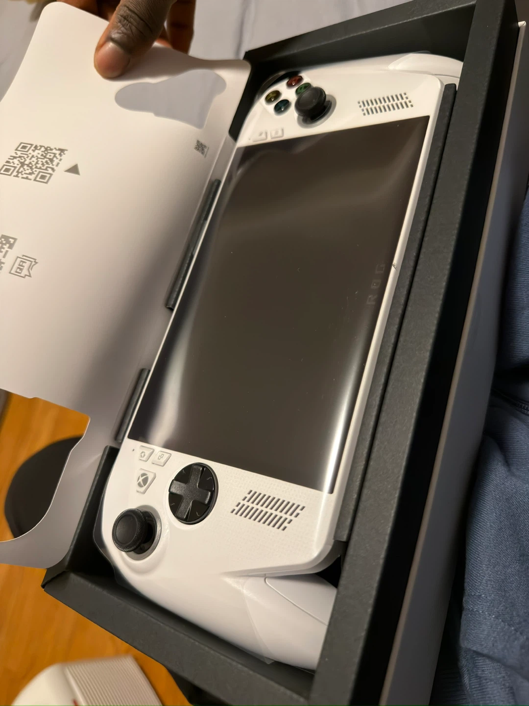 ASUS ROG Ally Gaming Handheld - photo 2