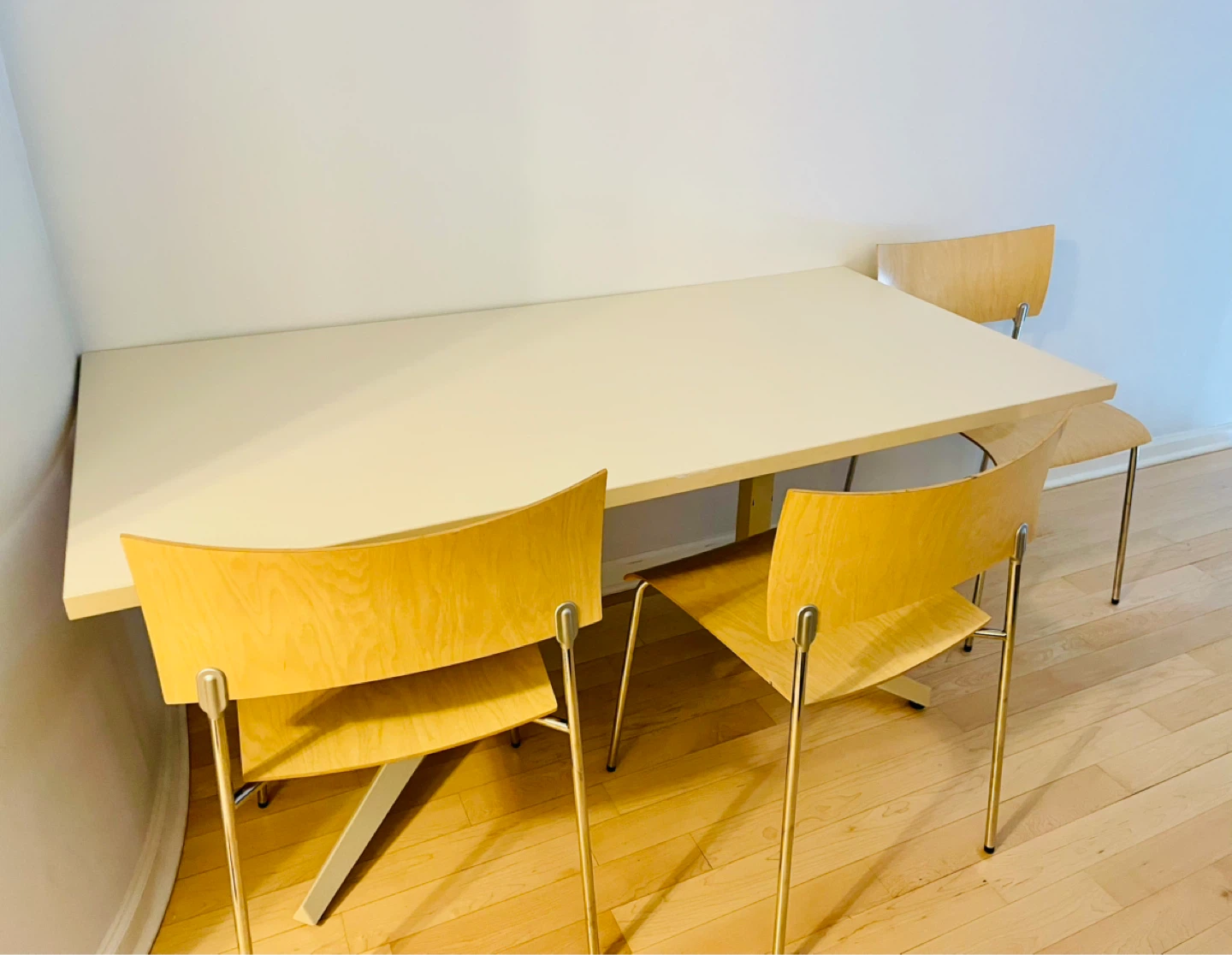 Modern Dining Table and Chairs Set