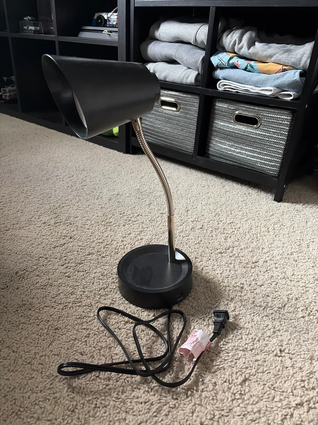 Black Gooseneck Desk Lamp with usb plug in