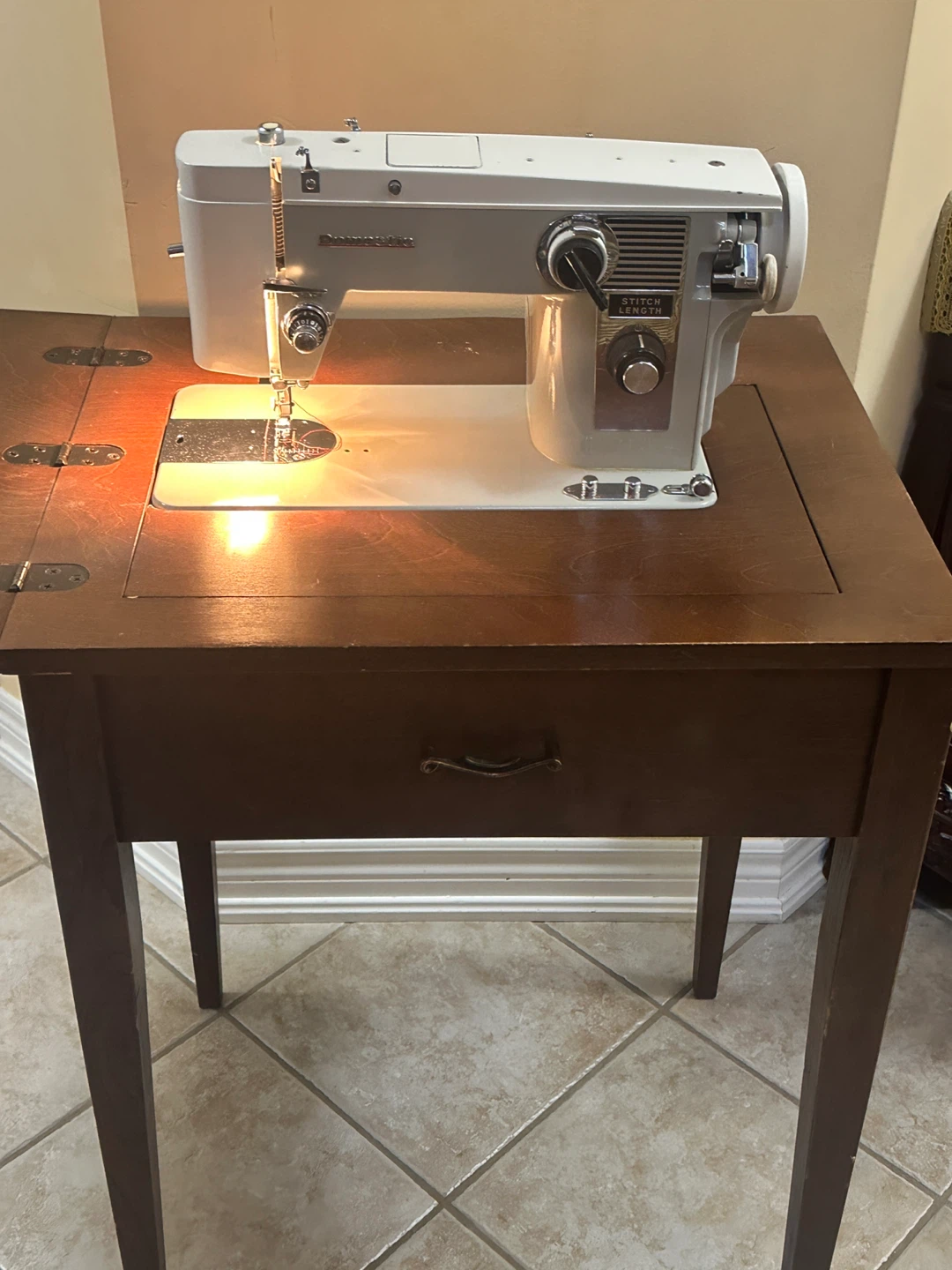 White Domestic Sewing machine