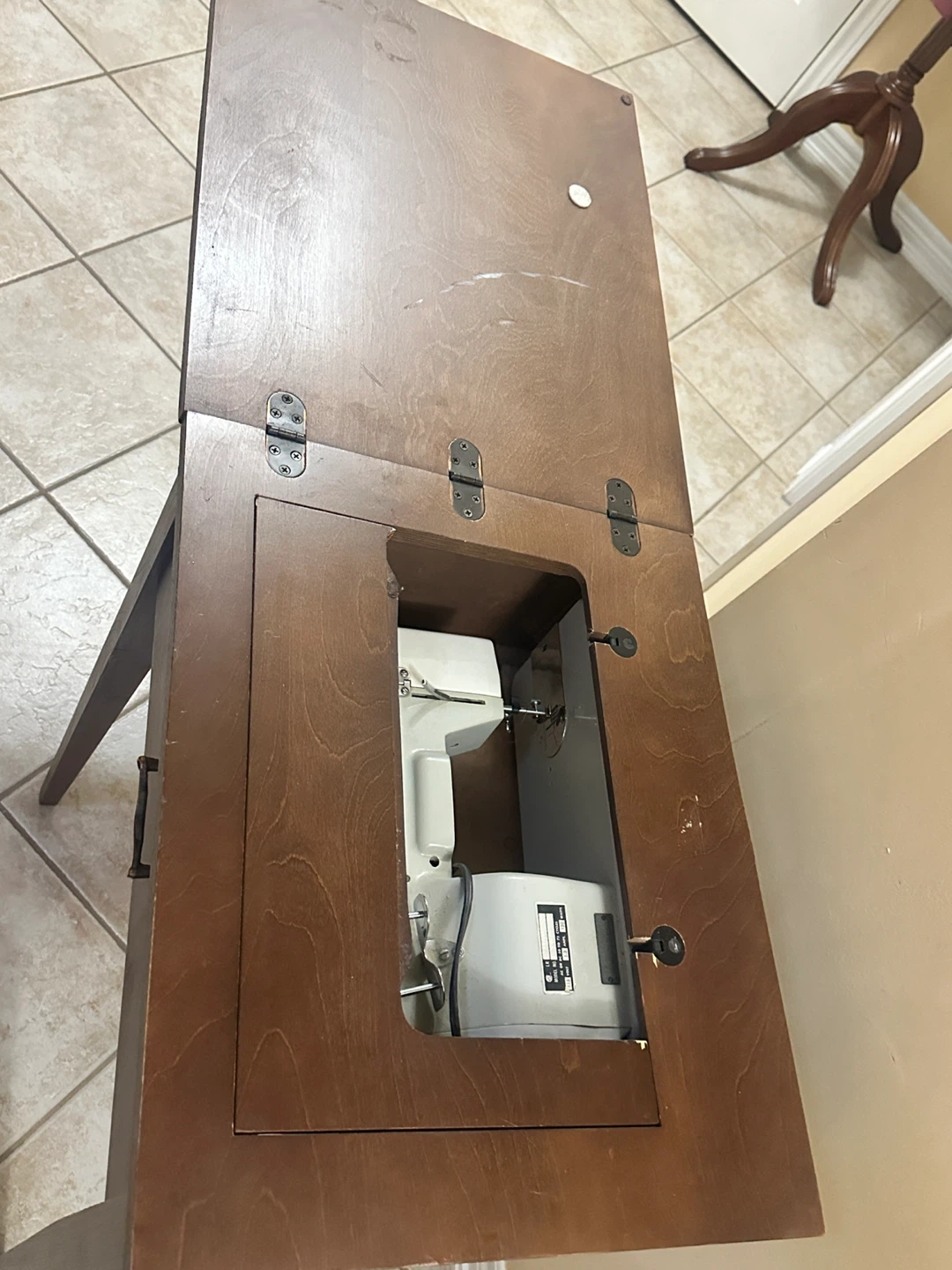 White Domestic Sewing machine - photo 5