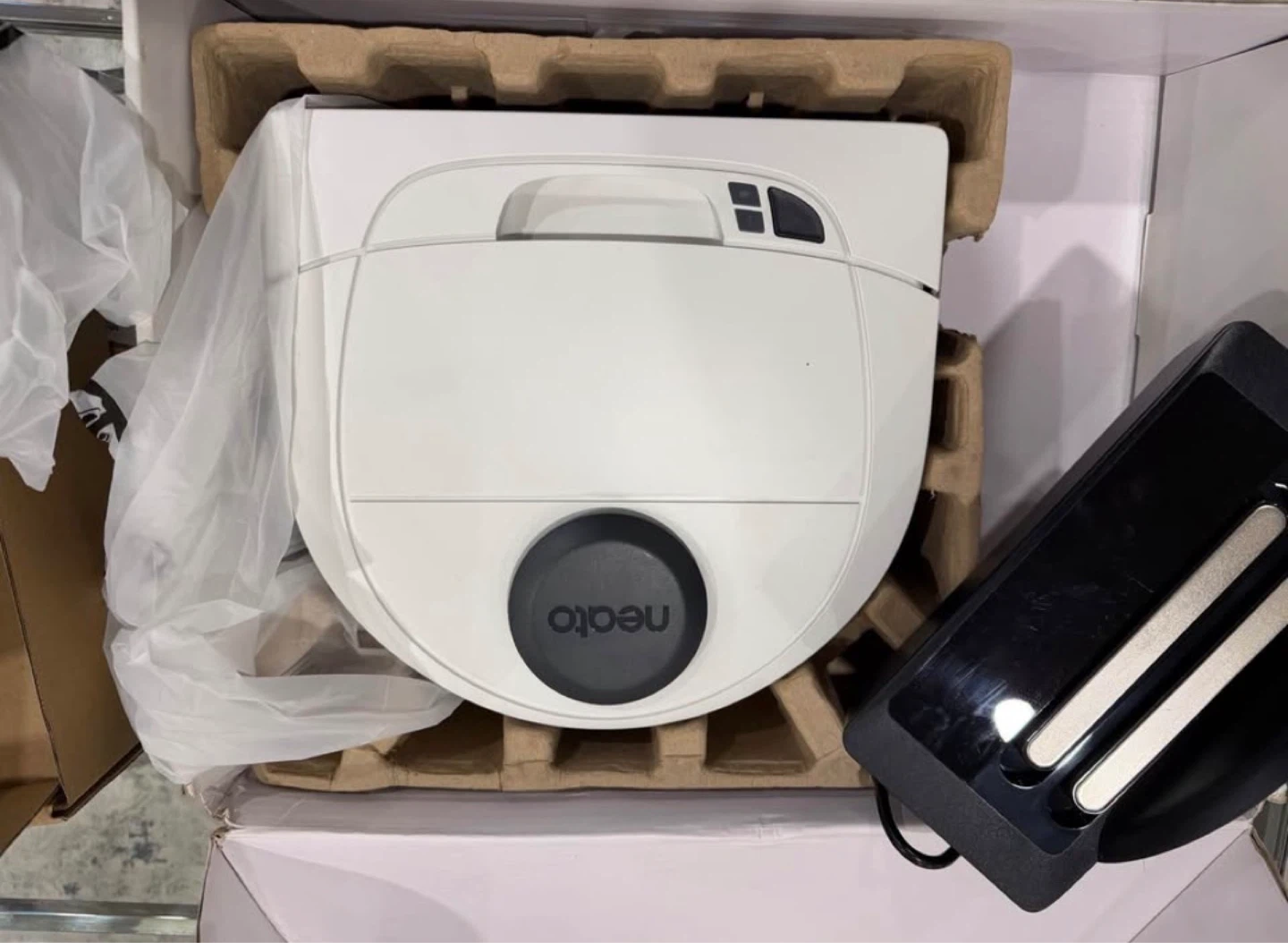 Neato Botvac D3 Connected Robot Vacuum - photo 2