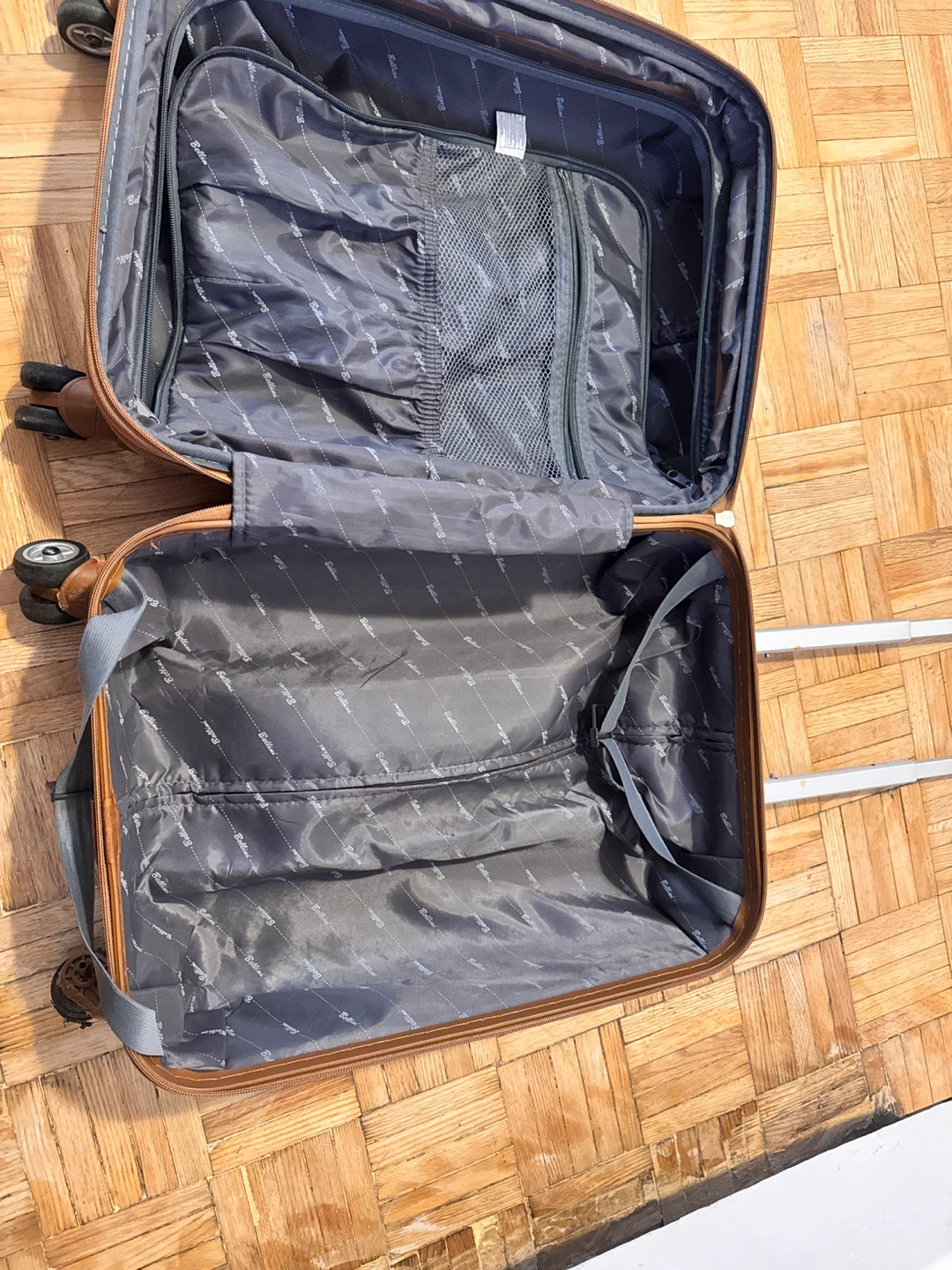 White Spinner Suitcase with Brown Accents - photo 4