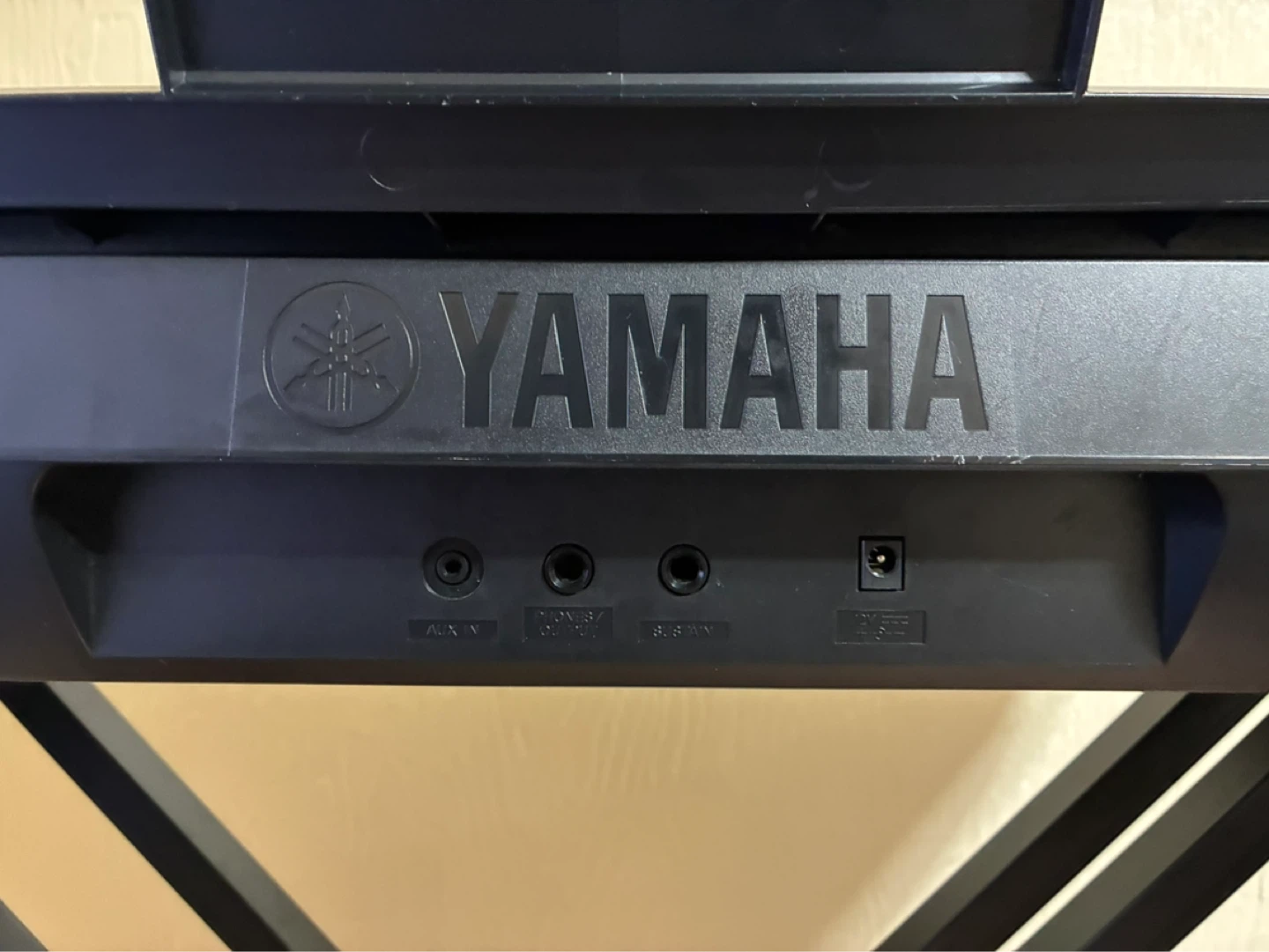 Yamaha YPT-370 Portable Keyboard with Stand and cable. - photo 3