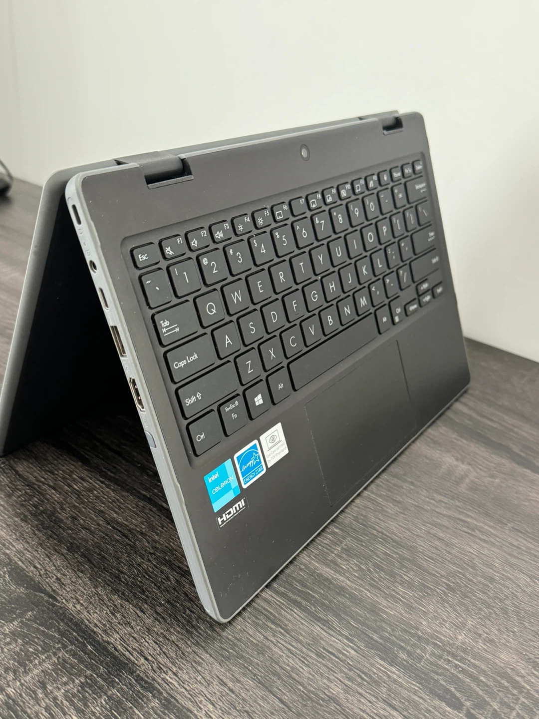 ASUS 2-in-1 Laptop - photo 2