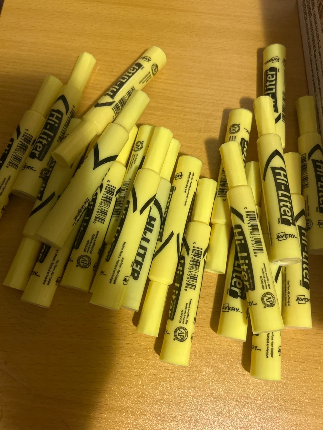 Avery Hi-Liter Yellow Highlighters (Lot of 13)