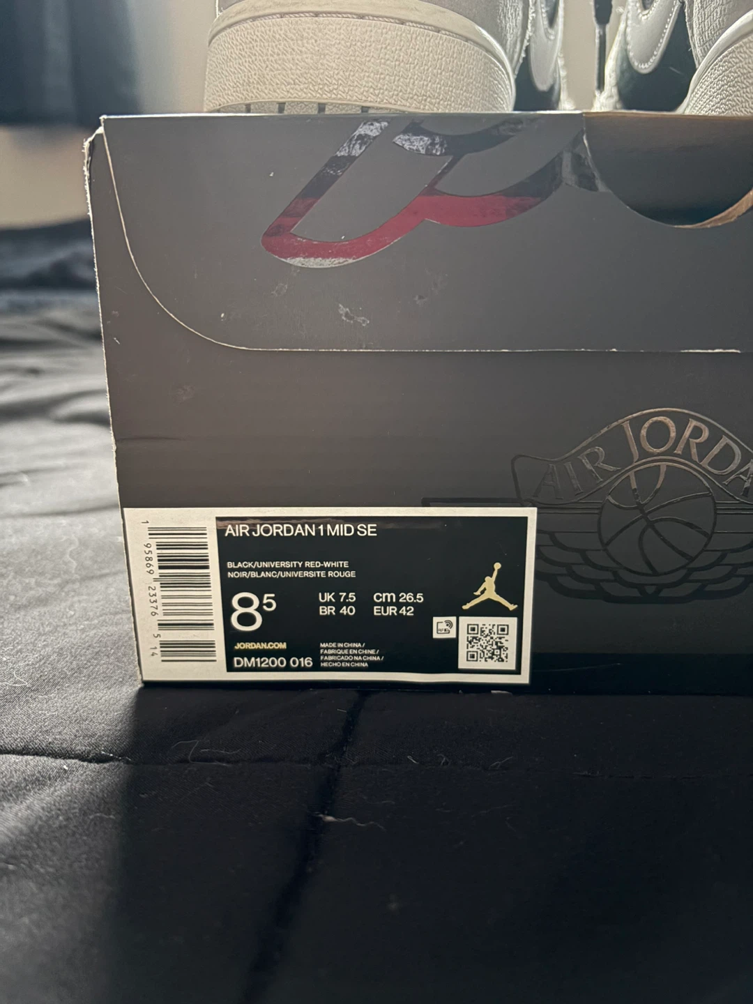 Air Jordan 1 Mid SE "Black University Red" Sneakers