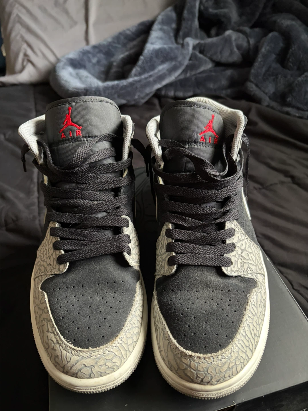 Air Jordan 1 Mid SE "Black University Red" Sneakers - photo 5