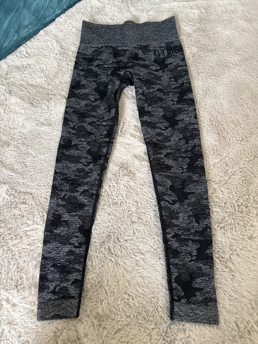 Gymshark Camo Seamless Leggings size xsmall - photo 2