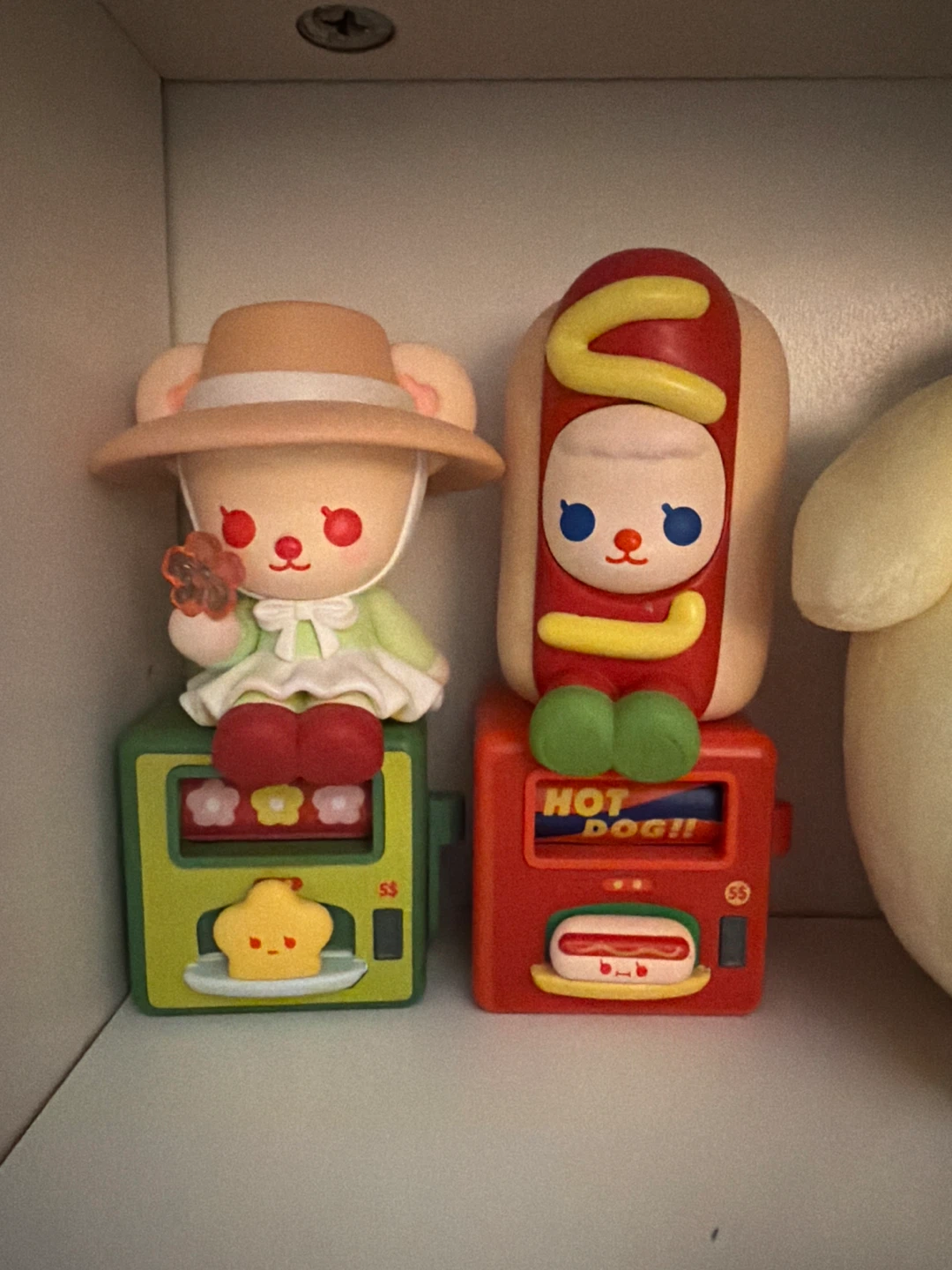 Pop Mart blind box figures