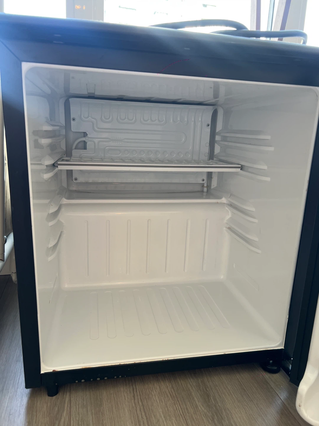 Danby Designer Mini Fridge - photo 3