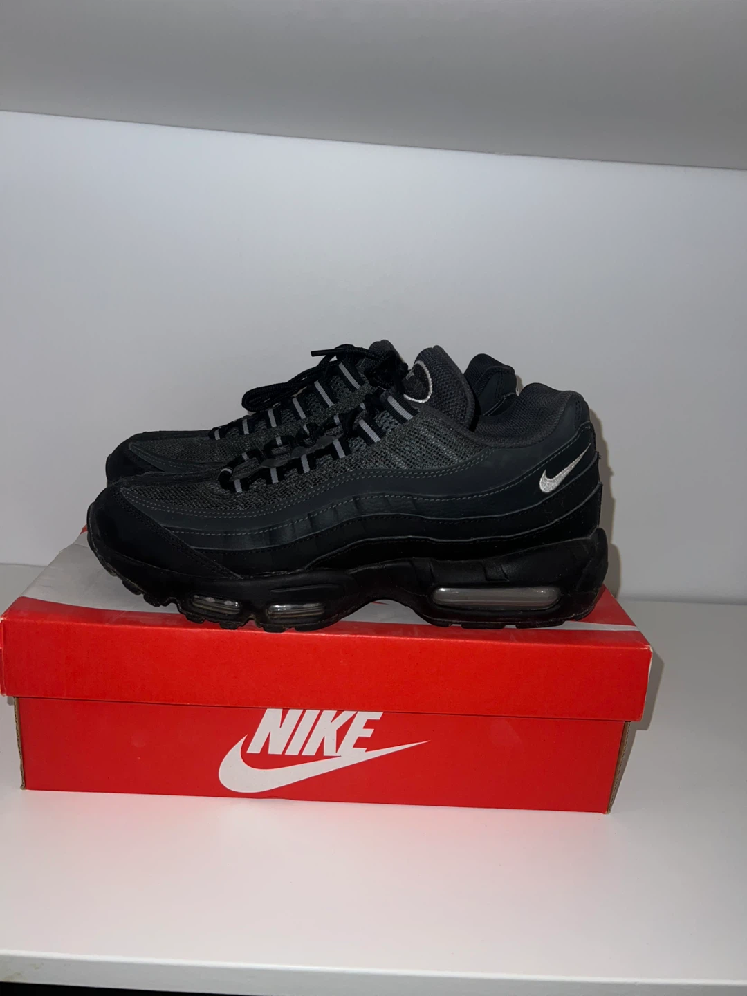 Nike Air Max 95 Black Sneakers - Size US 8.5 - photo 2