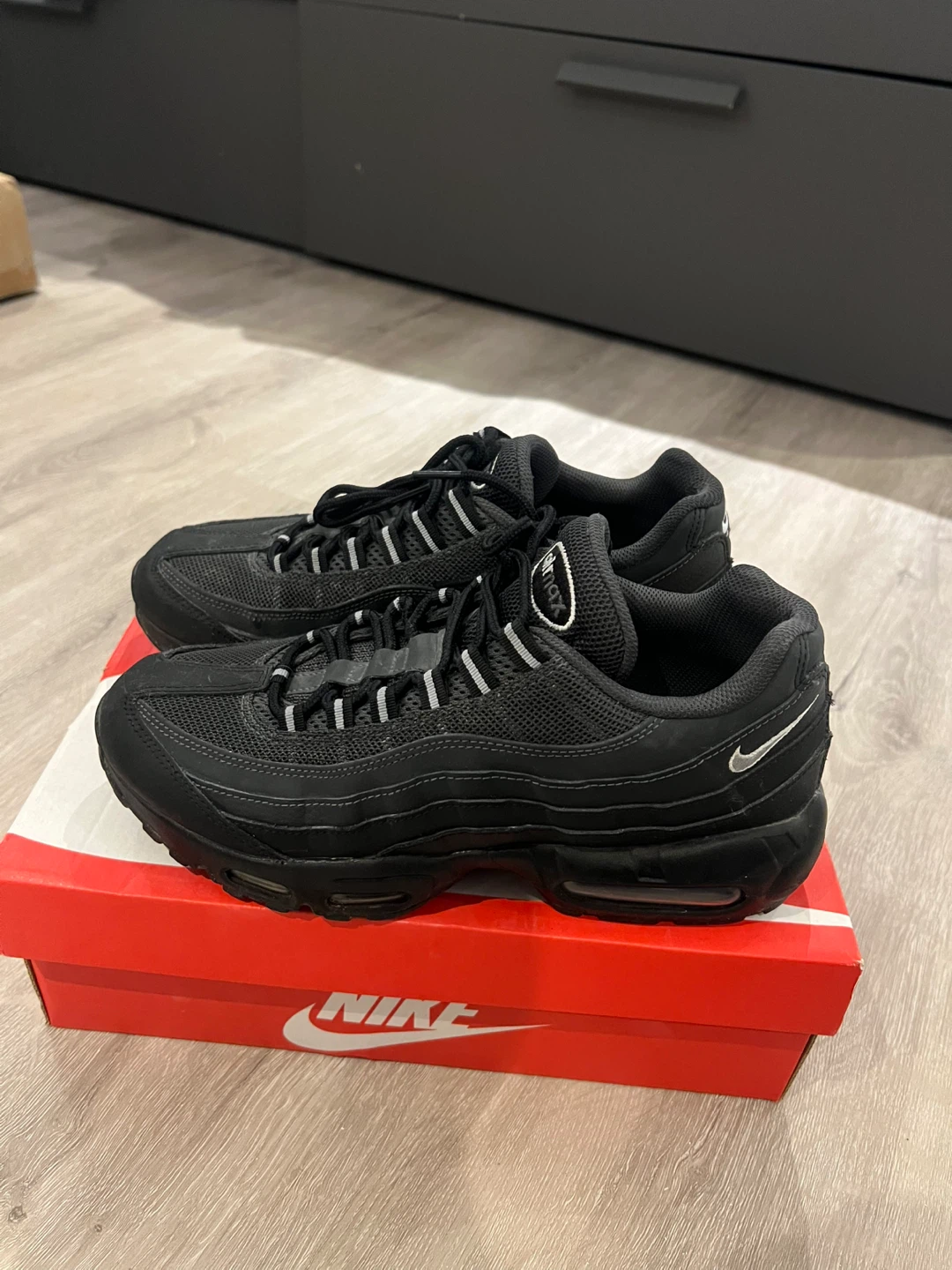Nike Air Max 95 Black Sneakers - Size US 8.5 - photo 4