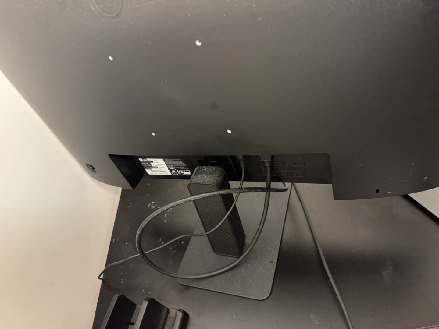 LG 24" 24U631A-B Monitor - photo 2
