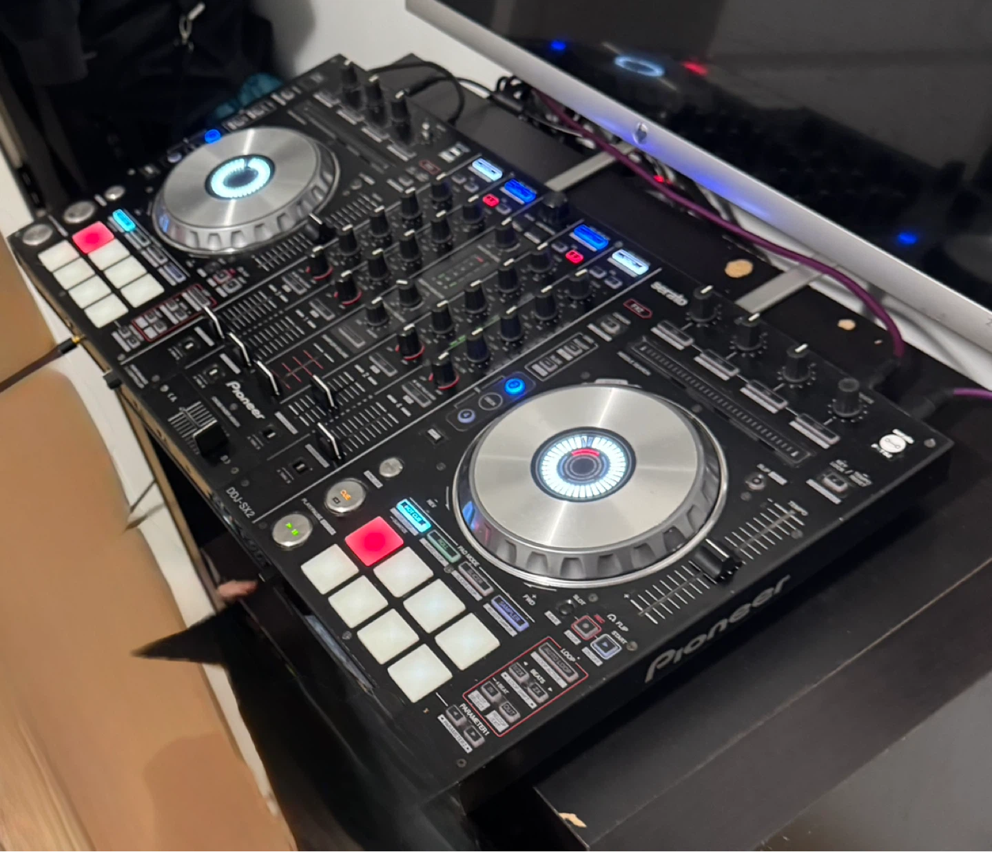 Pioneer DDJ-SX2 DJ Controller - photo 2
