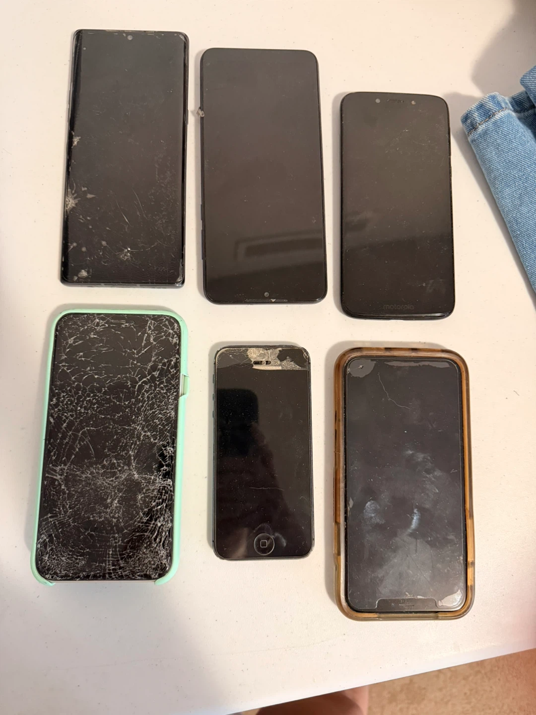 assorted smartphones - photo 2