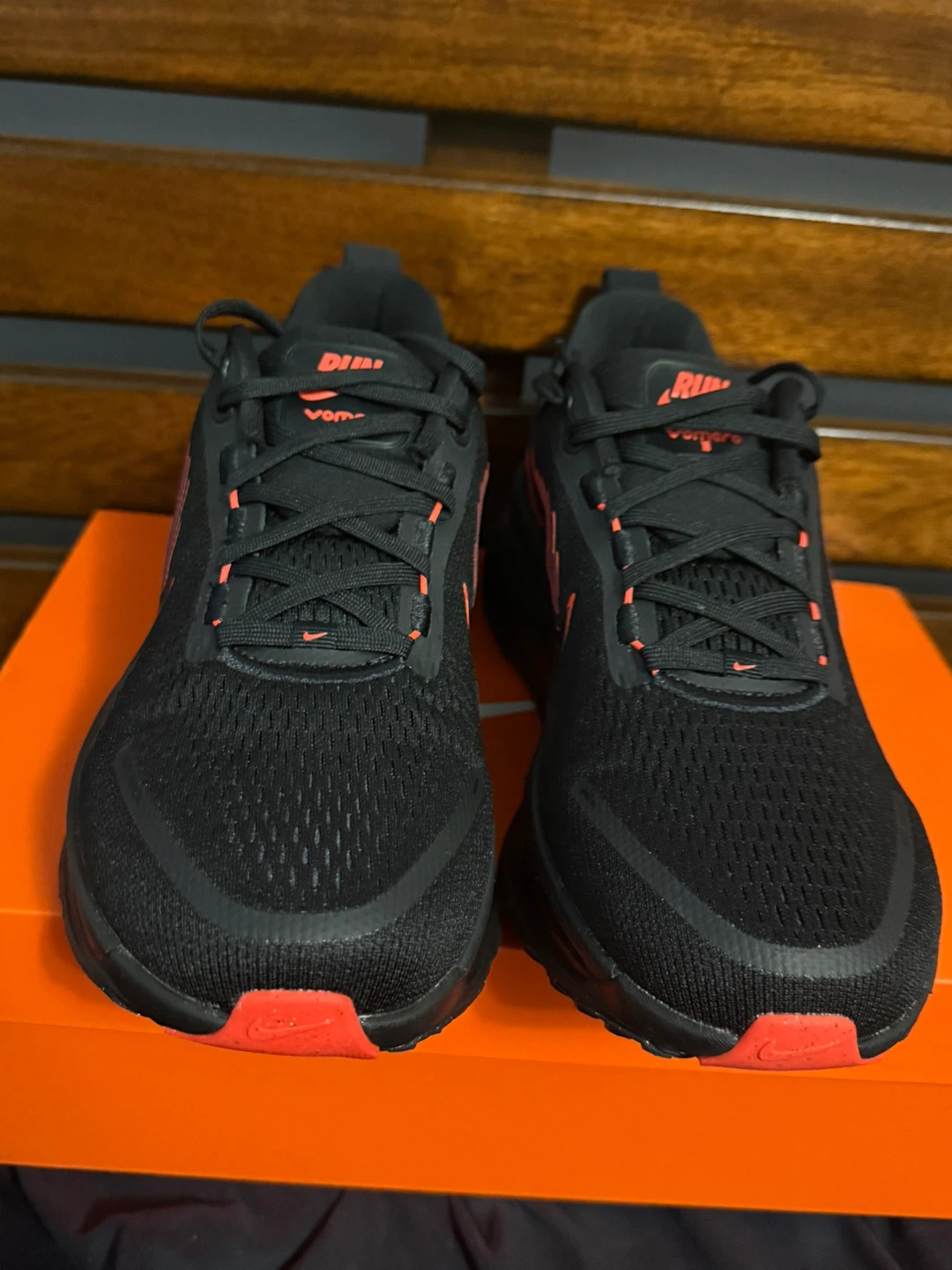 Nike Zoom Vomero 18 Black/Bright Crimson Size 10.5 & 11 **$140** - photo 3