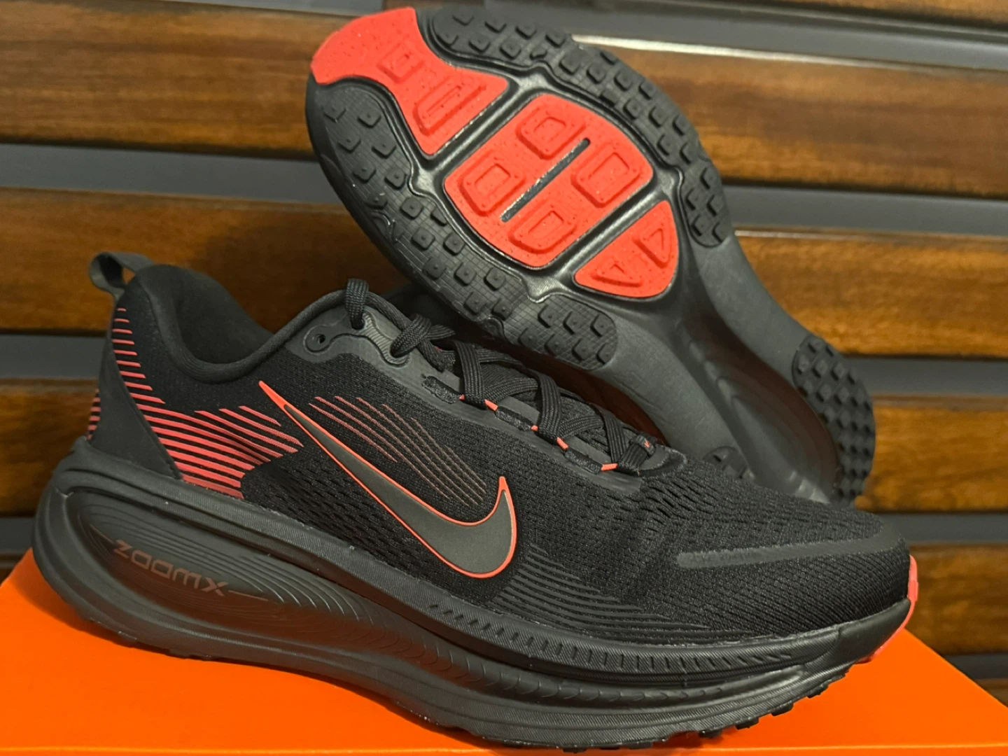 Nike Zoom Vomero 18 Black/Bright Crimson Size 10.5 & 11 **$140** - photo 2