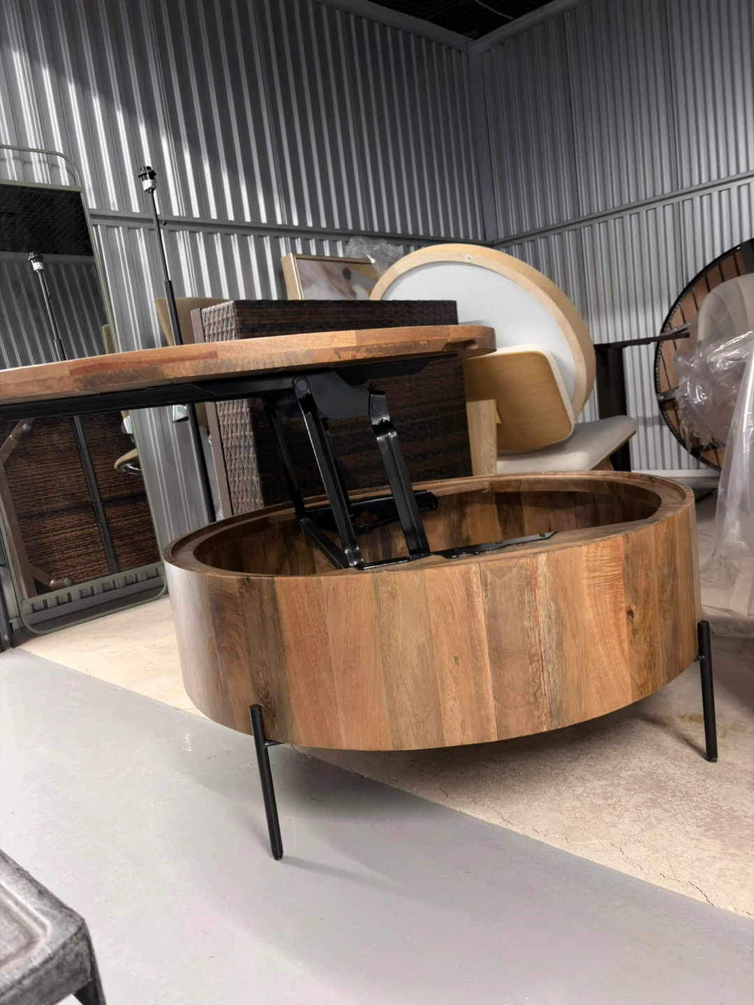 Round Lift-Top Coffee Table - Real Wood - photo 2