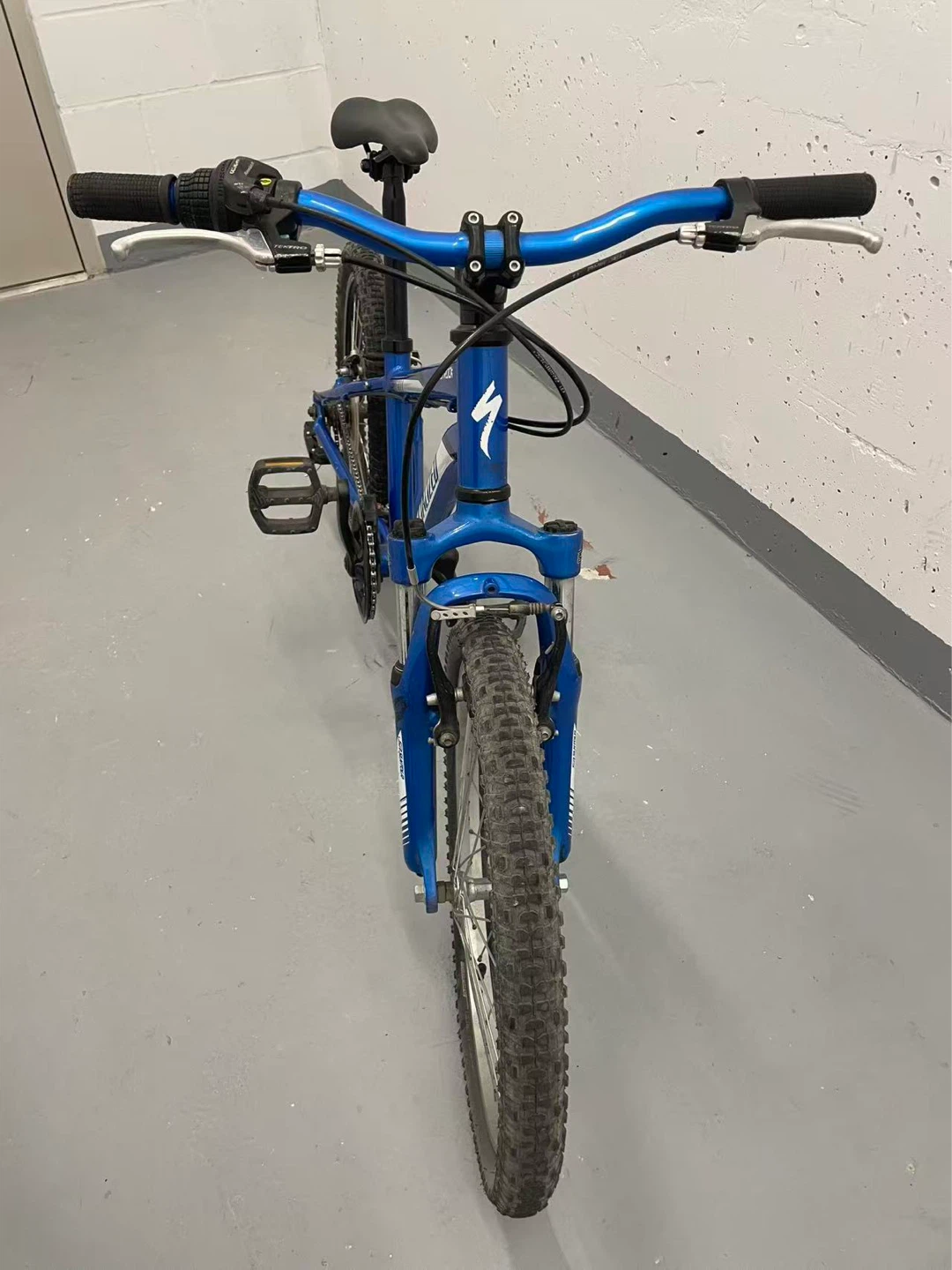 Specialized Hotrock Blue Kids Mountain Bike - photo 2