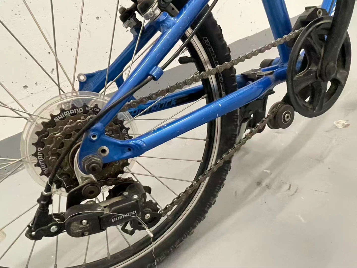 Specialized Hotrock Blue Kids Mountain Bike - photo 4